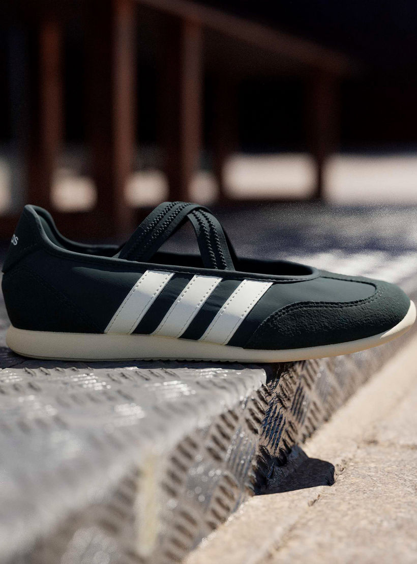 Adidas Women Barreda Striped Sports Shoes-sports-women-shoes-image-8