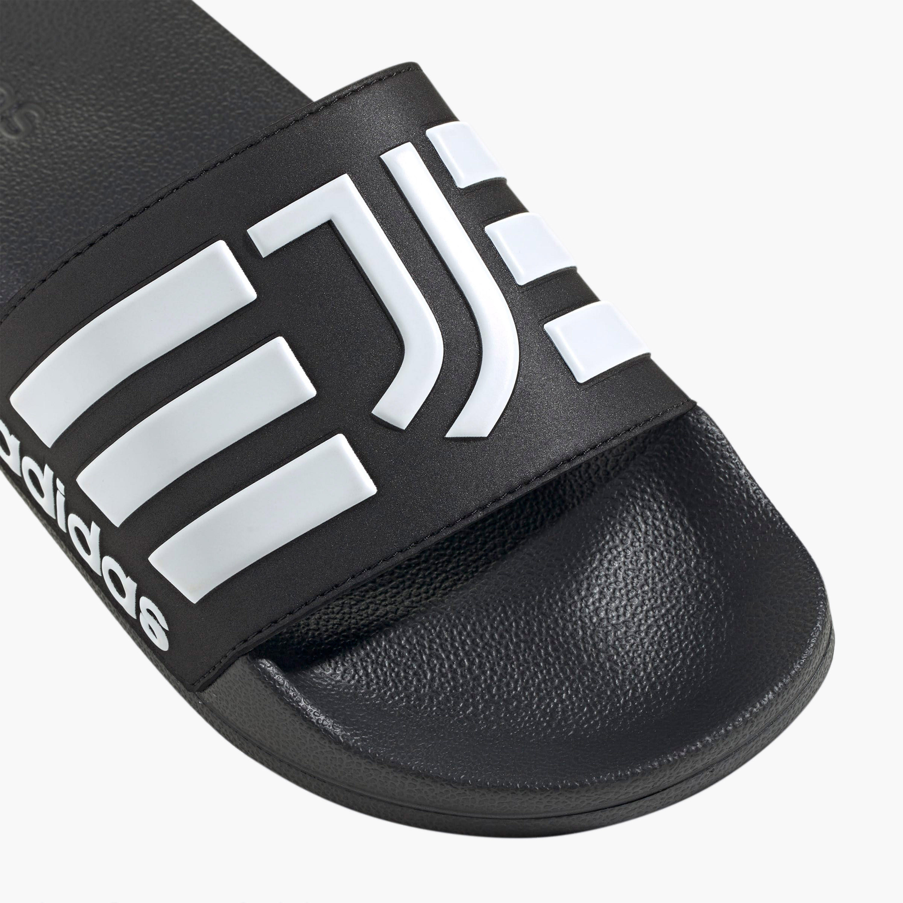 شبشب أديليت شاور بنقوش شعار يوفنتوس للرجال من أديداس-men-shoes-flipflopsandslides-image-8