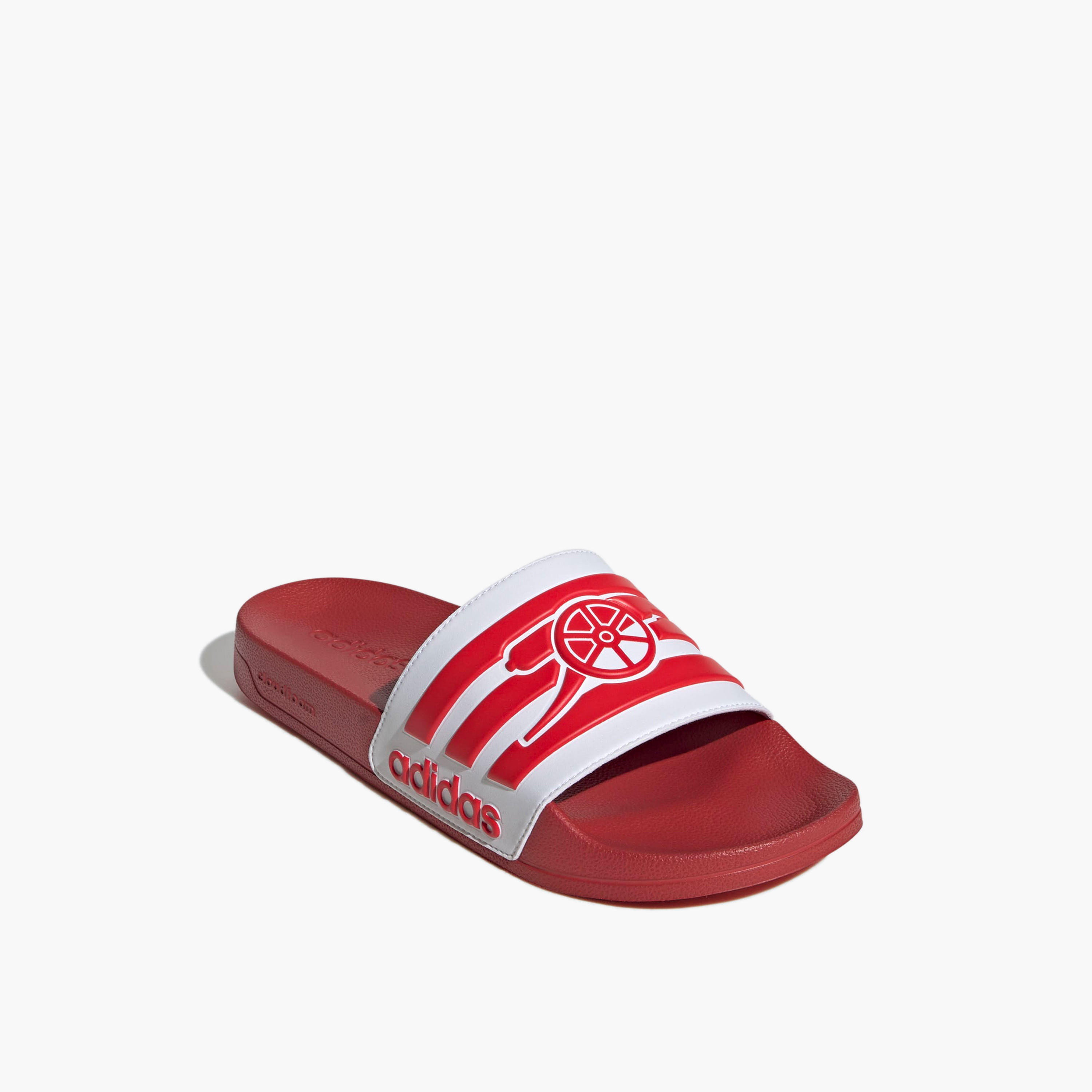 شبشب أديليت شاور بطبعات شعار أرسنال للرجال من أديداس-men-shoes-flipflopsandslides-image-1