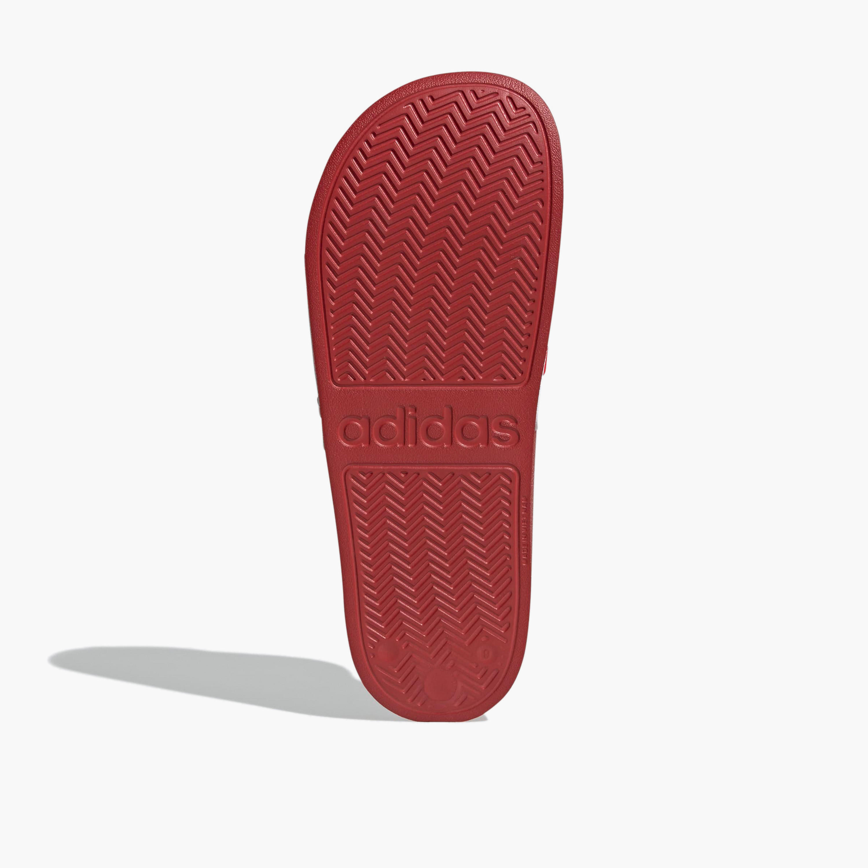 شبشب أديليت شاور بطبعات شعار أرسنال للرجال من أديداس-men-shoes-flipflopsandslides-image-6