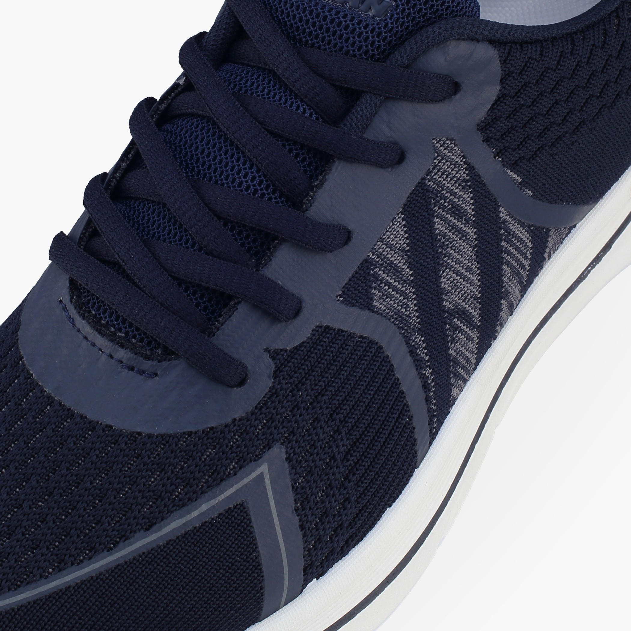 حذاء رياضي برباط إغلاق للرجال من أوكلان من شو إكسبريس-sports-men-shoes-image-4