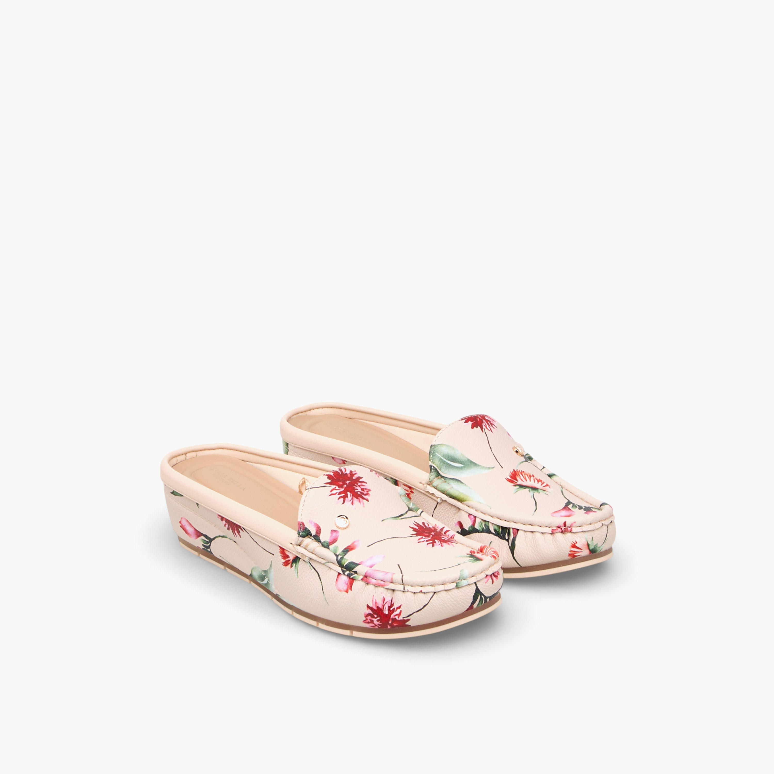 حذاء ميول سهل الارتداء للنساء من فلورا بيلا-women-shoes-flats-mules-image-1