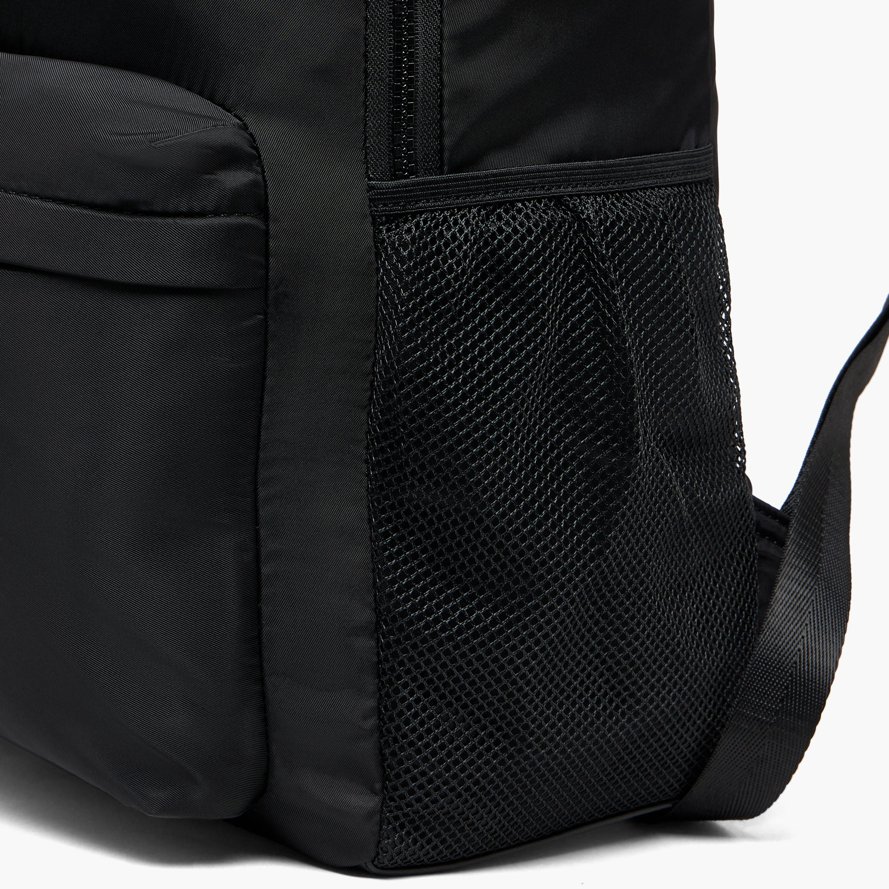 شنطة ظهر بتزيينات شعار وحمالات كتف مبطنة من لي كوبر-women-bagsandwallets-backpacks-image-3