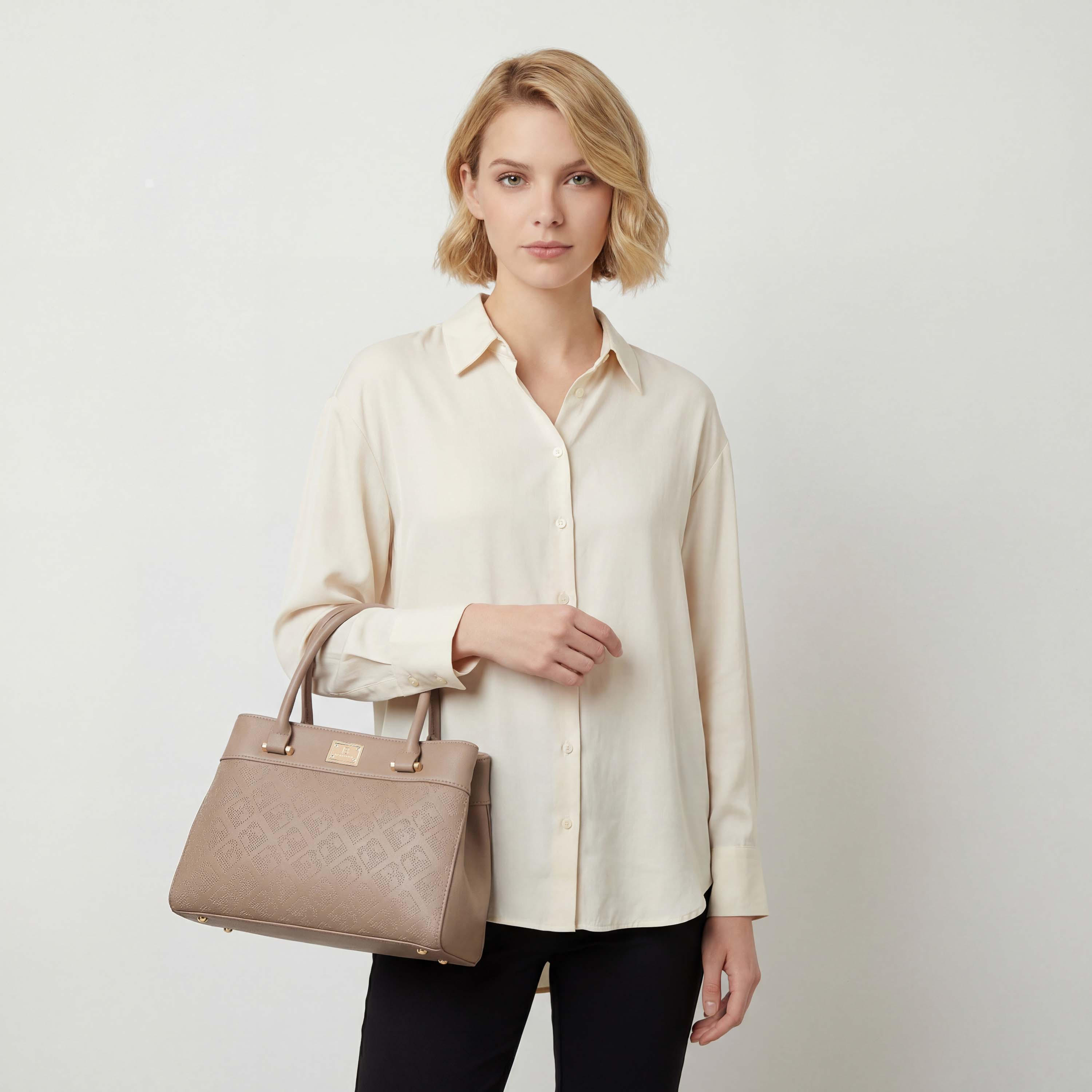شنطة توتي مفرّغة بالليزر مع حزام قابل للفصل من فلورا بيلا-women-bagsandwallets-handbags-image-2
