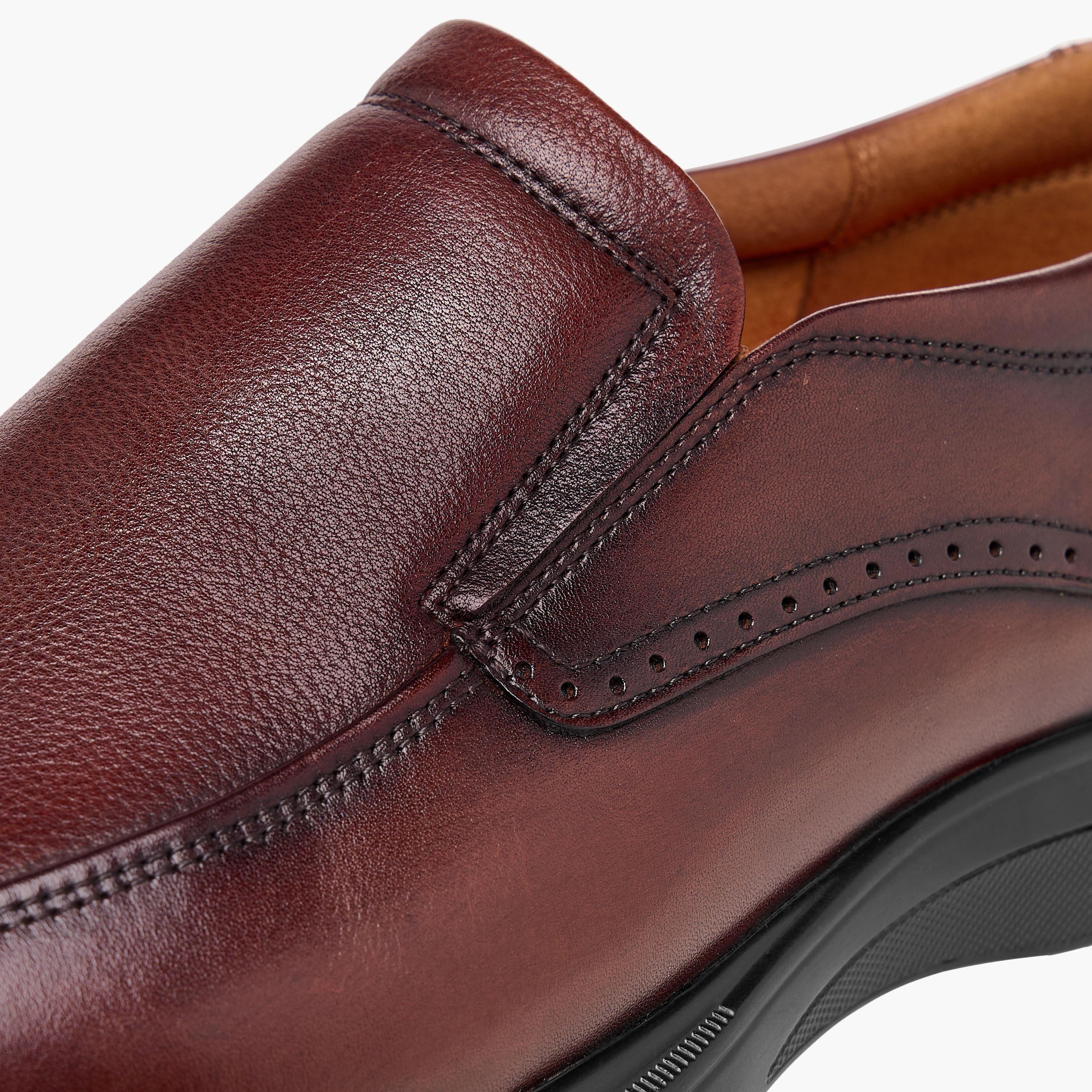 Le Confort Leather Textured Slip-On Loafers-men-shoes-formalshoes-image-4