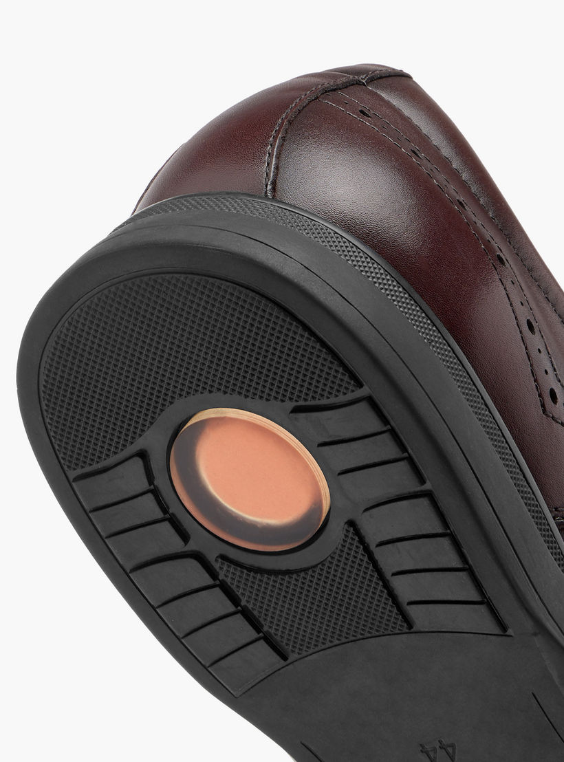 Le Confort Leather Solid Derby Shoes with Lace-Up Closure-men-shoes-formalshoes-image-5