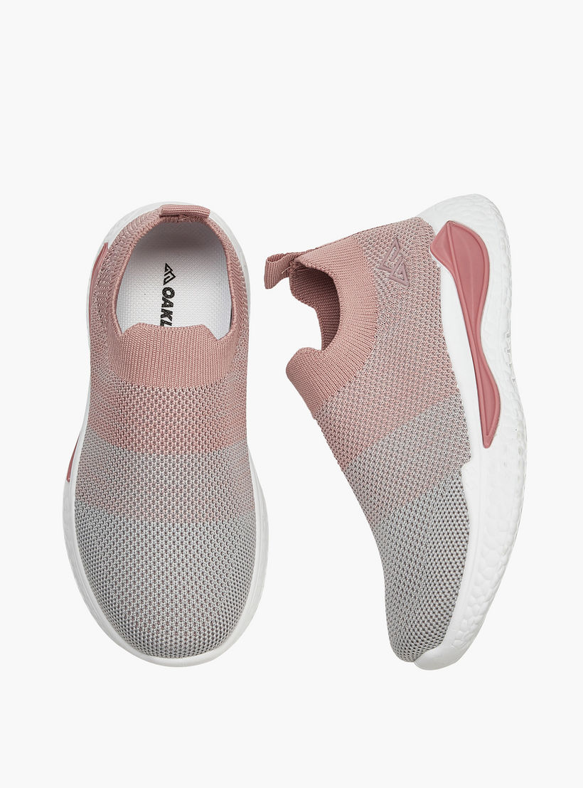 حذاء رياضي سهل الارتداء بارز الملمس بلسان سحب من أوكلان من شو إكسبريس-girls-shoes-sneakers-image-5