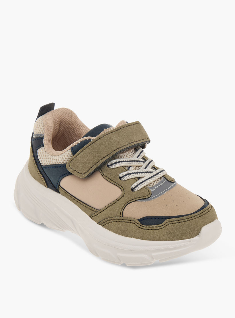 حذاء سنيكرز متعدد التصاميم بشريط إغلاق لاصق من إل بي إل من شو إكسبريس-boys-shoes-sneakers-image-2