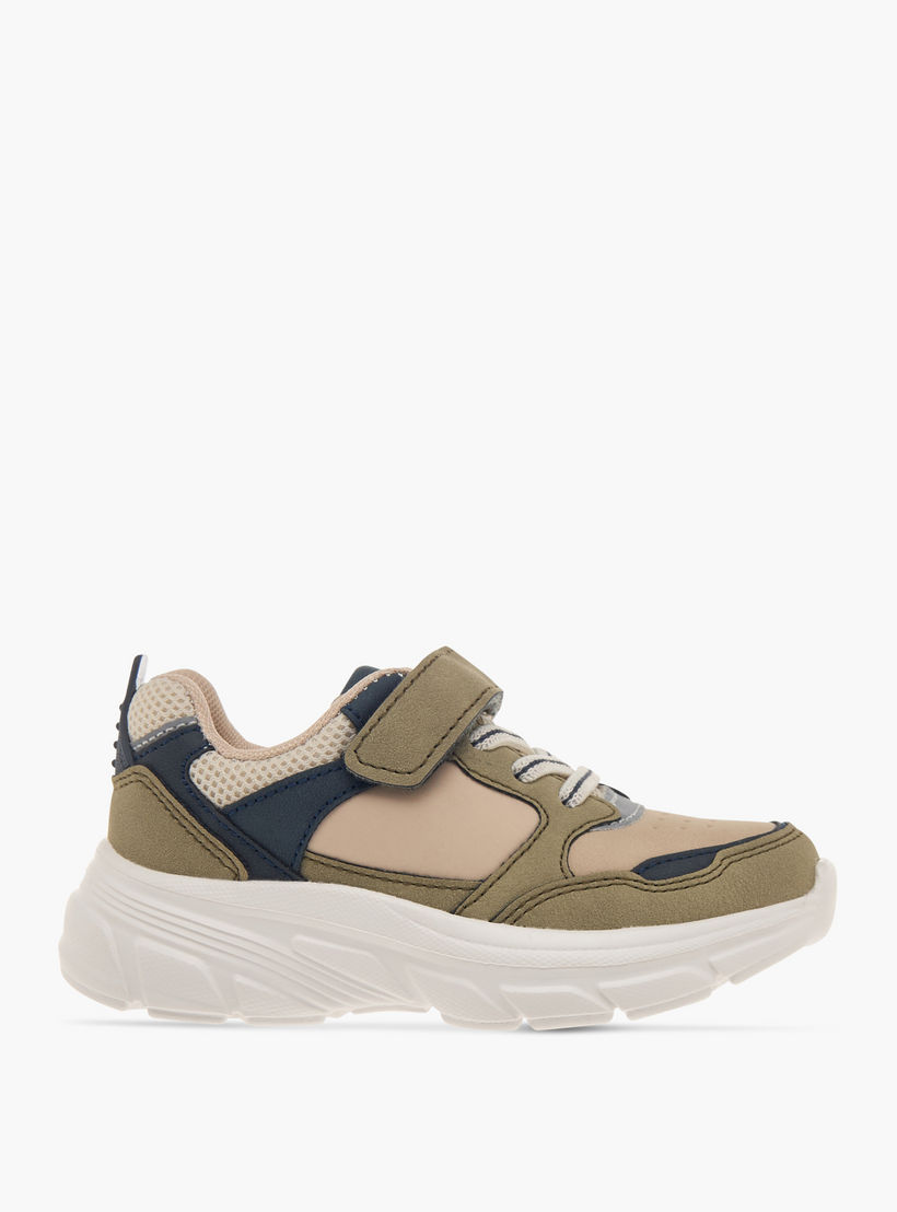 حذاء سنيكرز متعدد التصاميم بشريط إغلاق لاصق من إل بي إل من شو إكسبريس-boys-shoes-sneakers-image-3