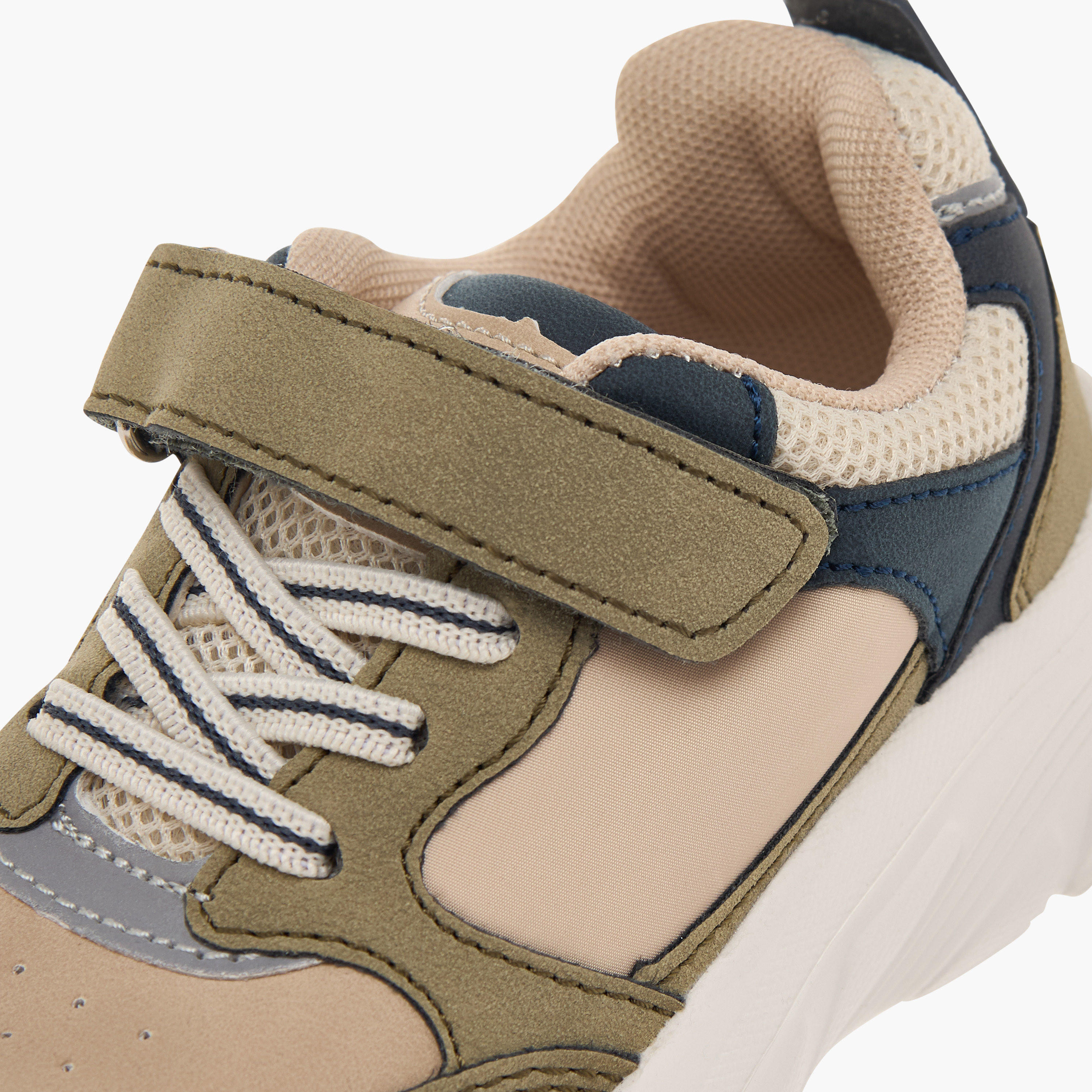 حذاء سنيكرز متعدد التصاميم بشريط إغلاق لاصق من إل بي إل من شو إكسبريس-boys-shoes-sneakers-image-4