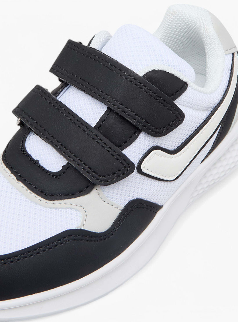 حذاء سنيكرز بقوالب ملونة وشريط إغلاق من أل بي أل من شو إكسبريس-boys-shoes-schoolshoes-image-5