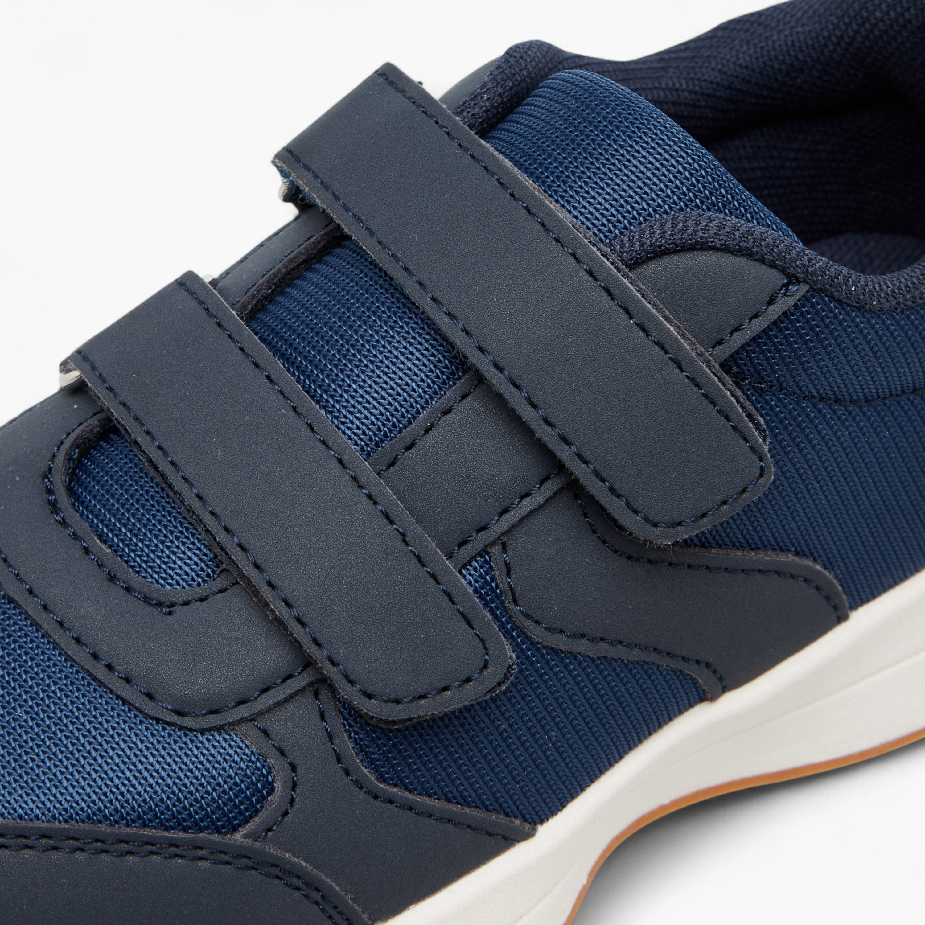 حذاء سنيكرز بشريط إغلاق لاصق للأولاد من إل بي إل من شو إكسبريس-boys-shoes-sneakers-image-4