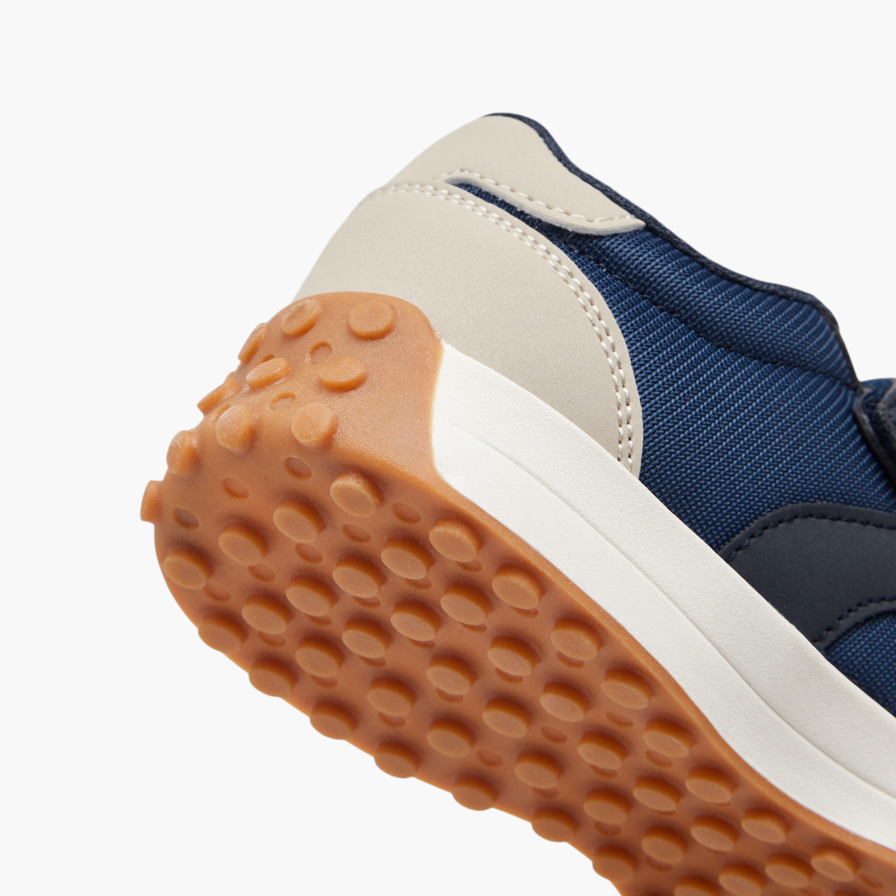 حذاء سنيكرز بشريط إغلاق لاصق للأولاد من إل بي إل من شو إكسبريس-boys-shoes-sneakers-image-5