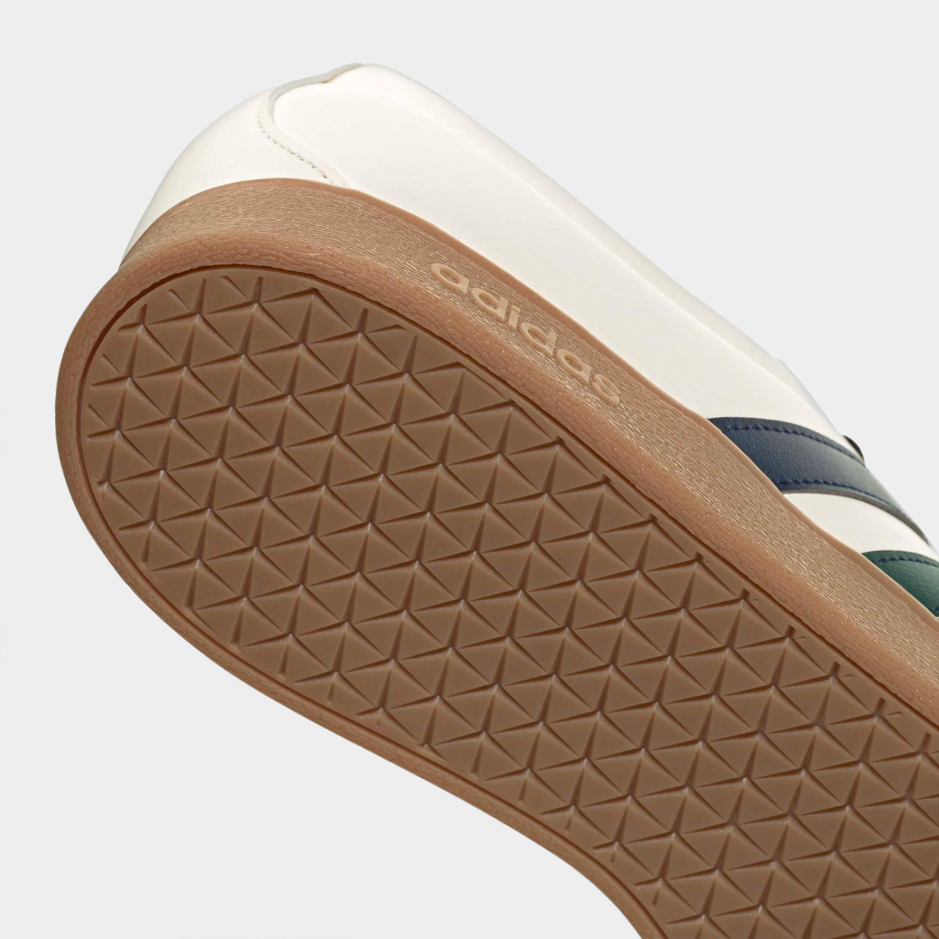 حذاء سنيكرز بطول الكاحل ورباط إغلاق في إل كورت بيس للرجال من أديداس-sports-men-shoes-image-5