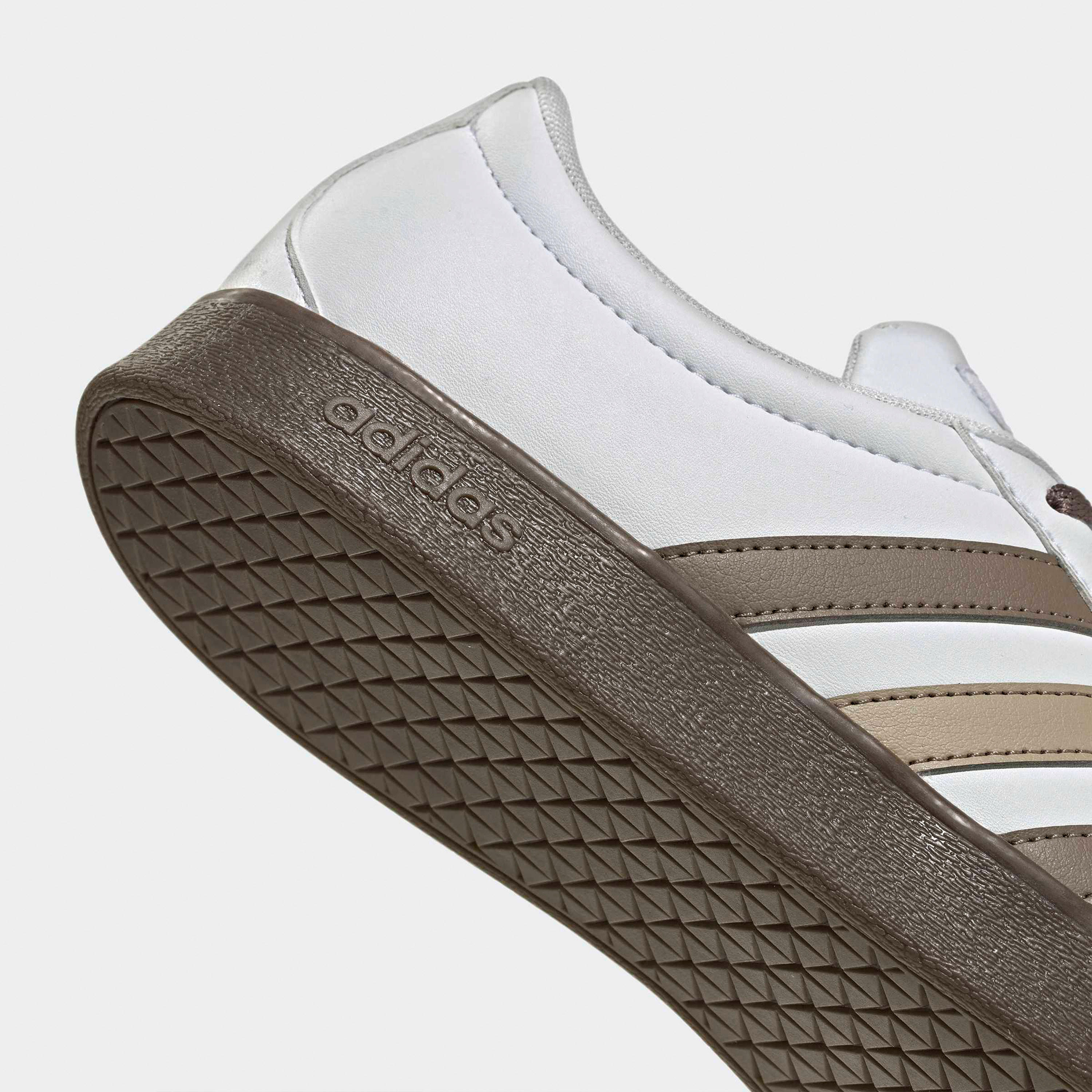 حذاء سنيكرز بطول الكاحل ورباط إغلاق في إل كورت بيس للرجال من أديداس-sports-men-shoes-image-5