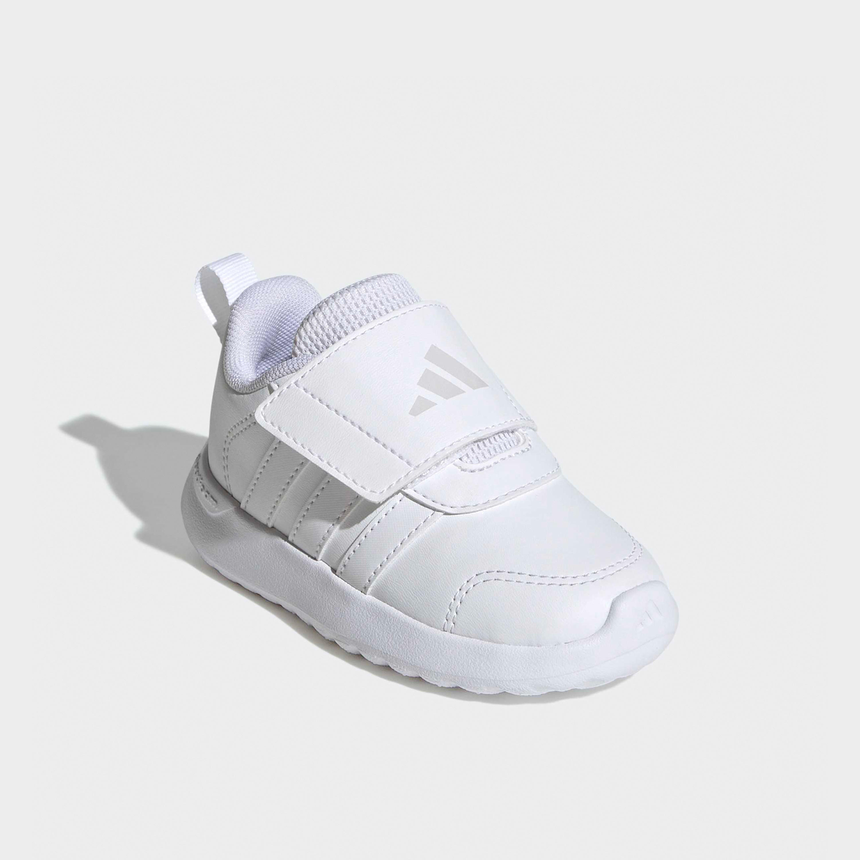 حذاء مدرسة للأولاد بحزام هوك آند لوب من أديداس - في إل موف-baby-girls-shoes-closedshoes-image-1