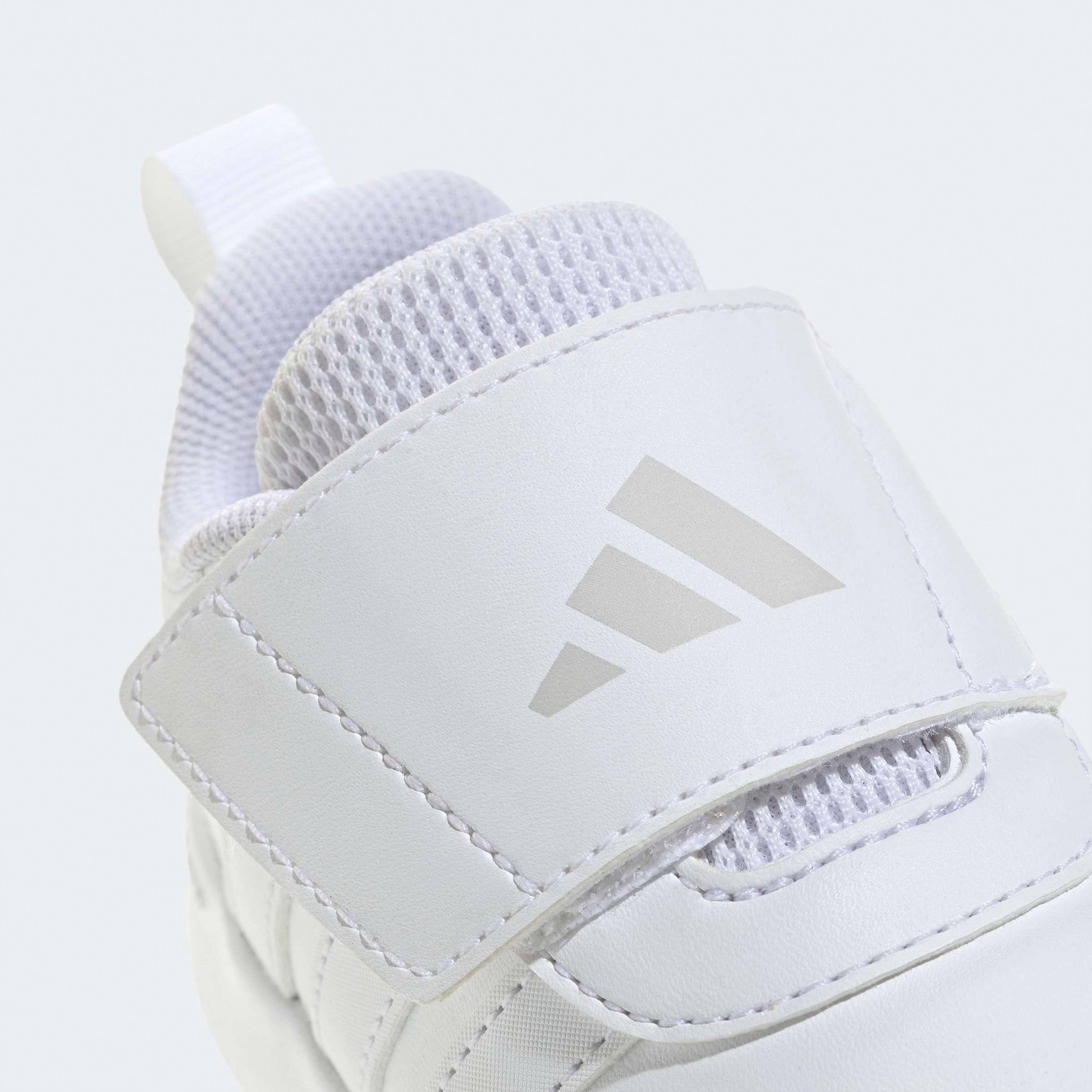 حذاء مدرسة للأولاد بحزام هوك آند لوب من أديداس - في إل موف-baby-girls-shoes-closedshoes-image-5