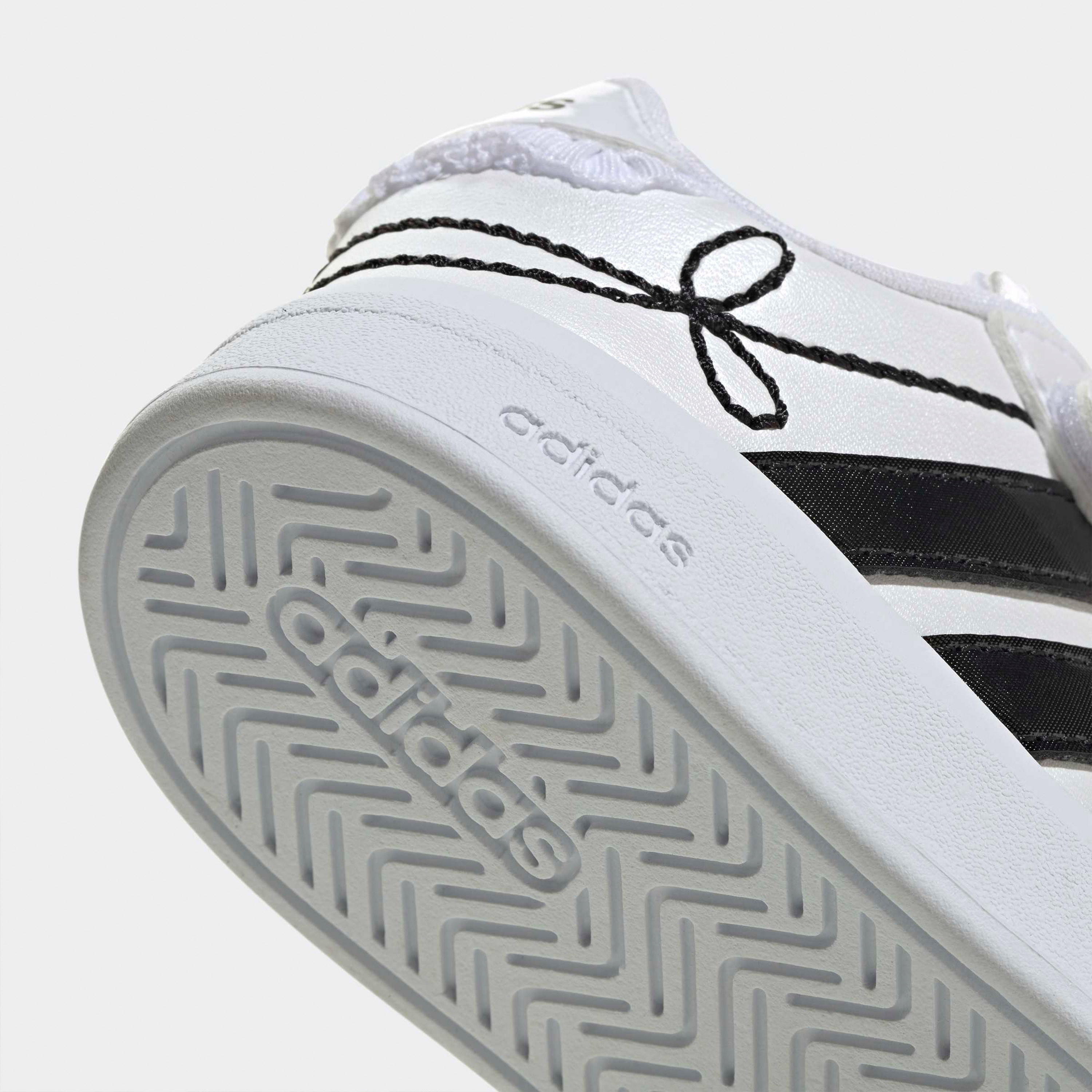 حذاء سنيكرز بطول الكاحل وشريط إغلاق لاصق جراند كورت 3.0 إيه إل للبنات من أديداس-baby-girls-shoes-closedshoes-image-5