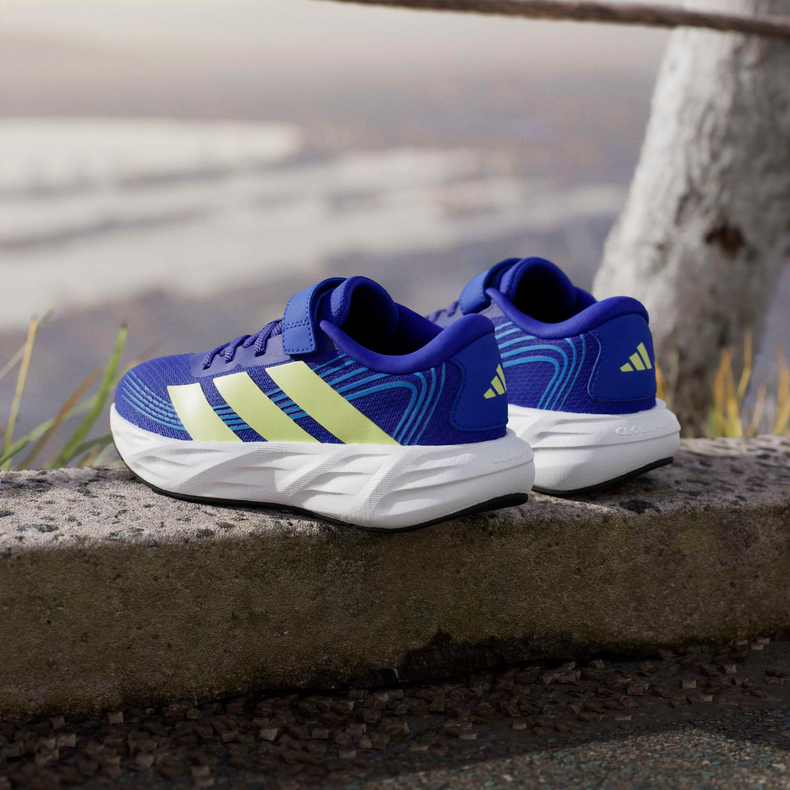 حذاء جري بشريط إغلاق لاصق جالكسي 8 إي إل للبنات من أديداس-girls-shoes-sneakers-image-10