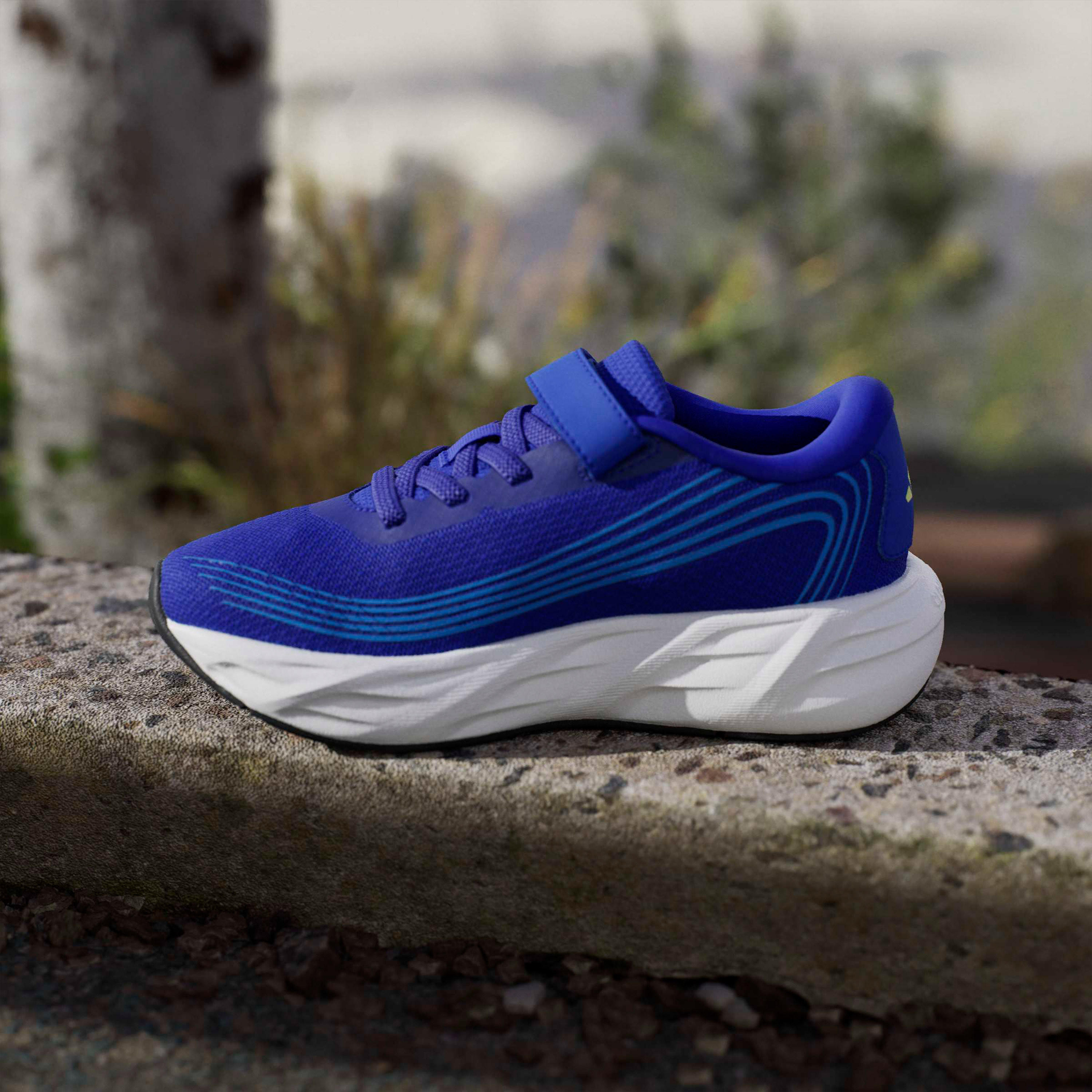 حذاء جري بشريط إغلاق لاصق جالكسي 8 إي إل للبنات من أديداس-girls-shoes-sneakers-image-11