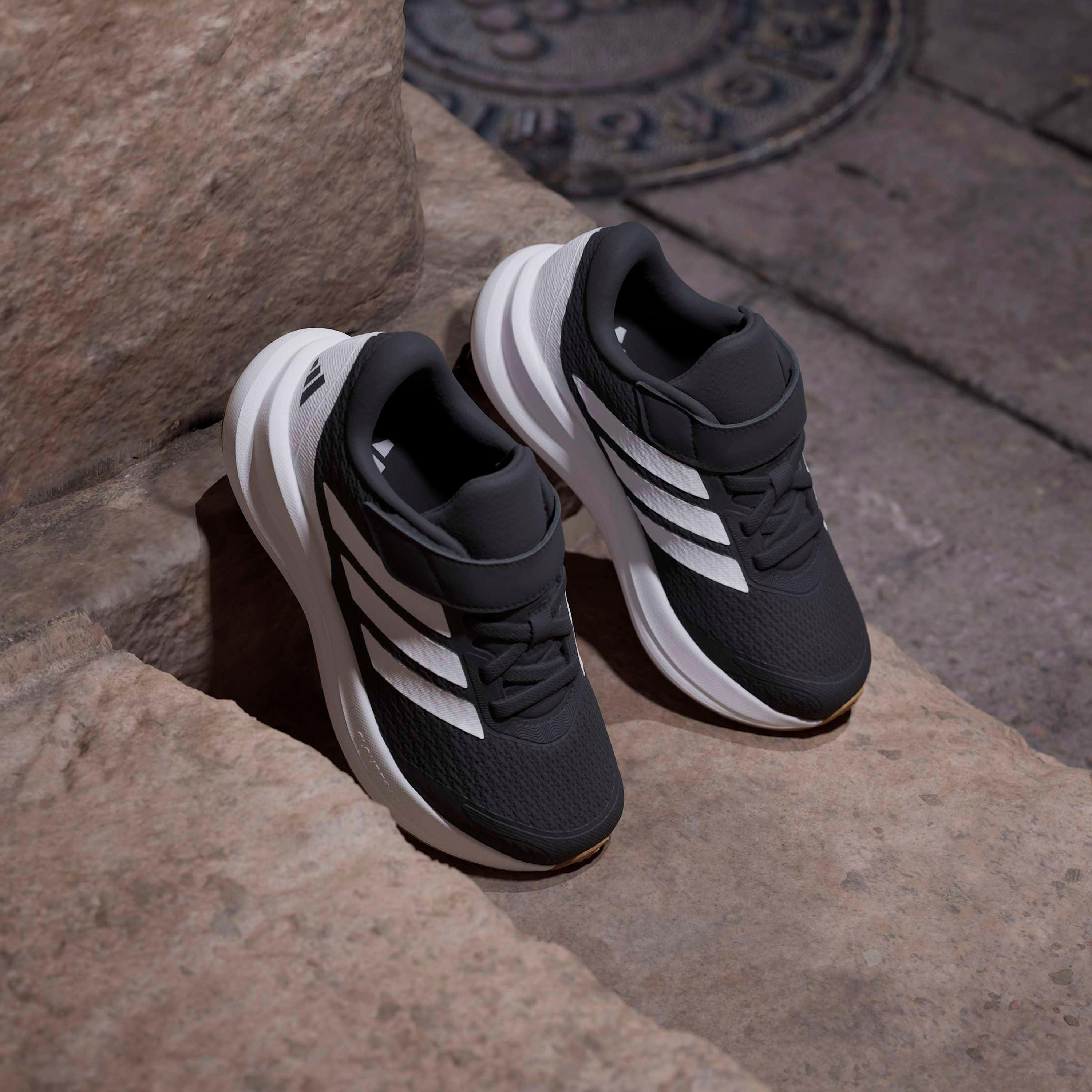 حذاء جري بشريط إغلاق رانفالكون 6 إي أل للأطفال من أديداس-girls-shoes-sneakers-image-9