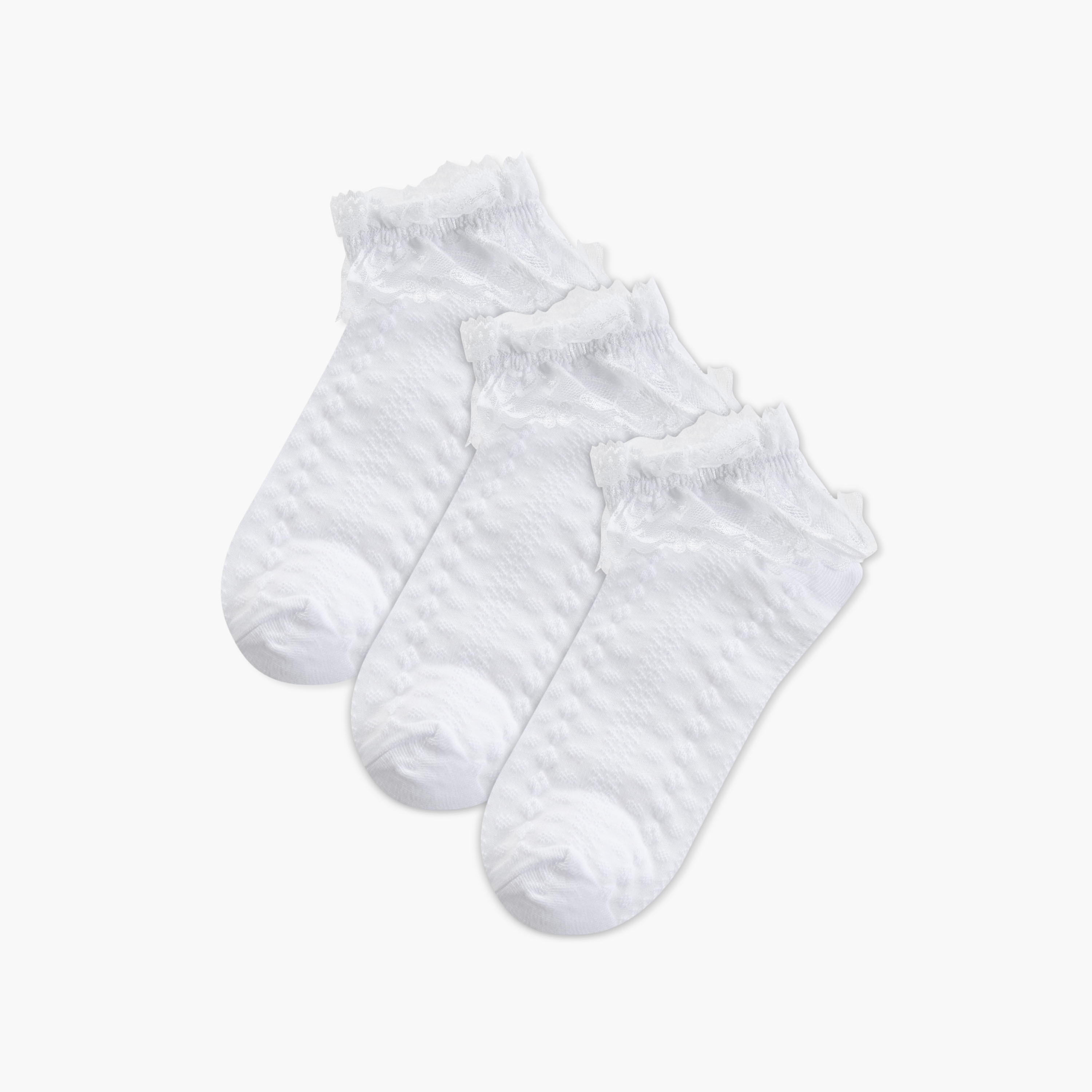 جوارب بتفاصيل دانتيل من جونيورز - طقم من ثلاثة أزواج.-girls-accessories-socks-image-1