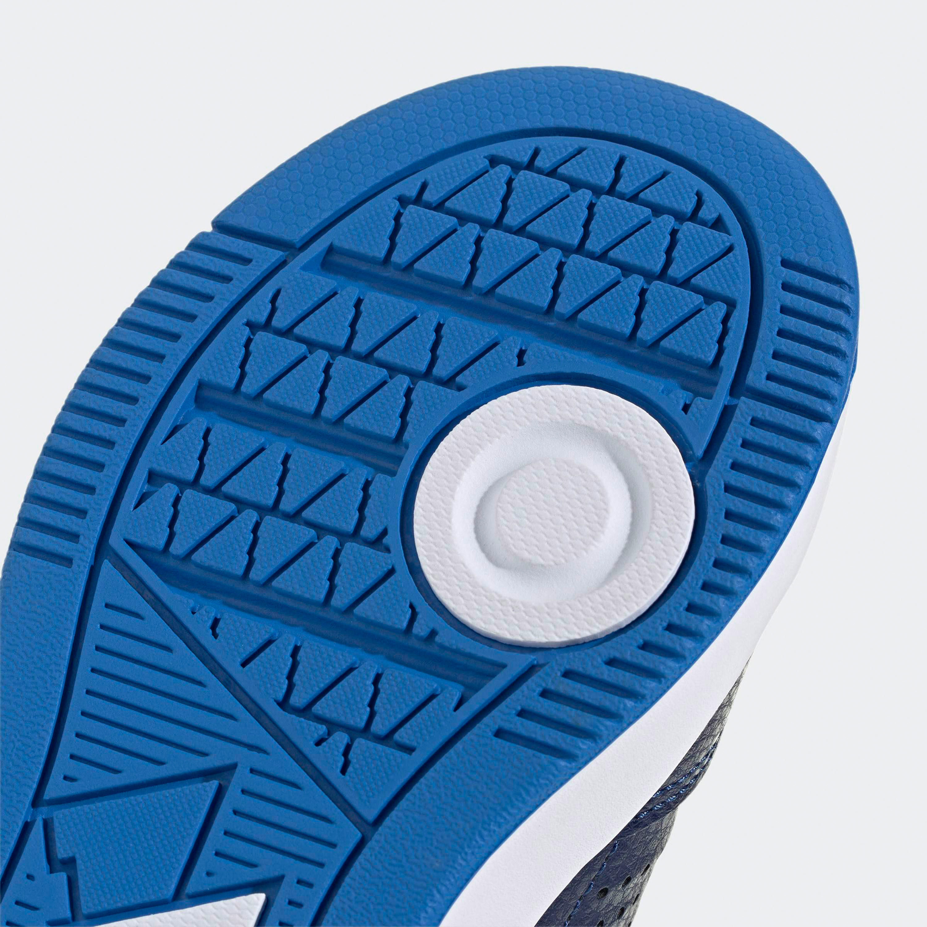 حذاء رياضي بشريط إغلاق لاصق للأطفال من أديداس-sports-boys-shoes-image-6