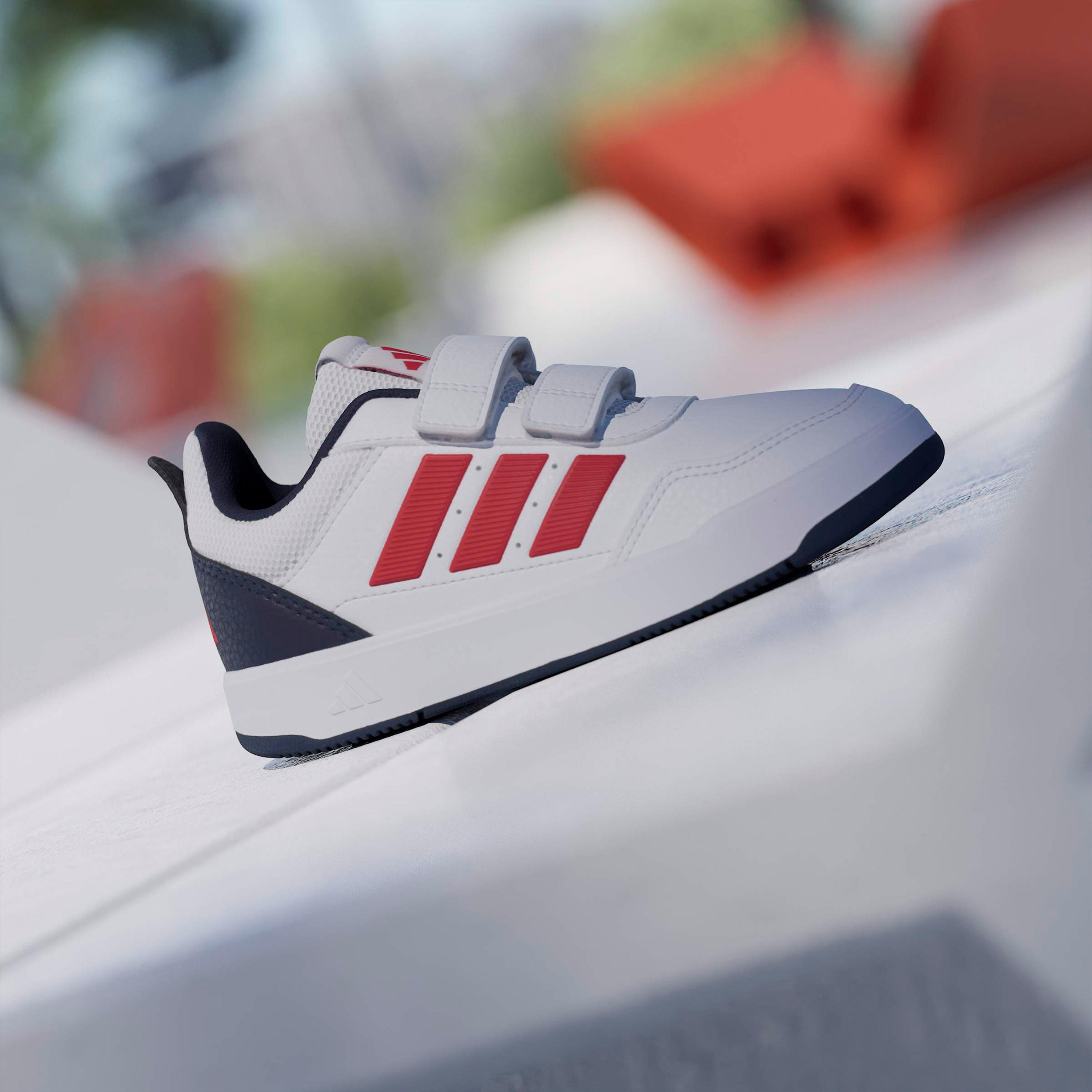 حذاء رياضي بشريط إغلاق لاصق للأطفال من أديداس-sports-boys-shoes-image-8