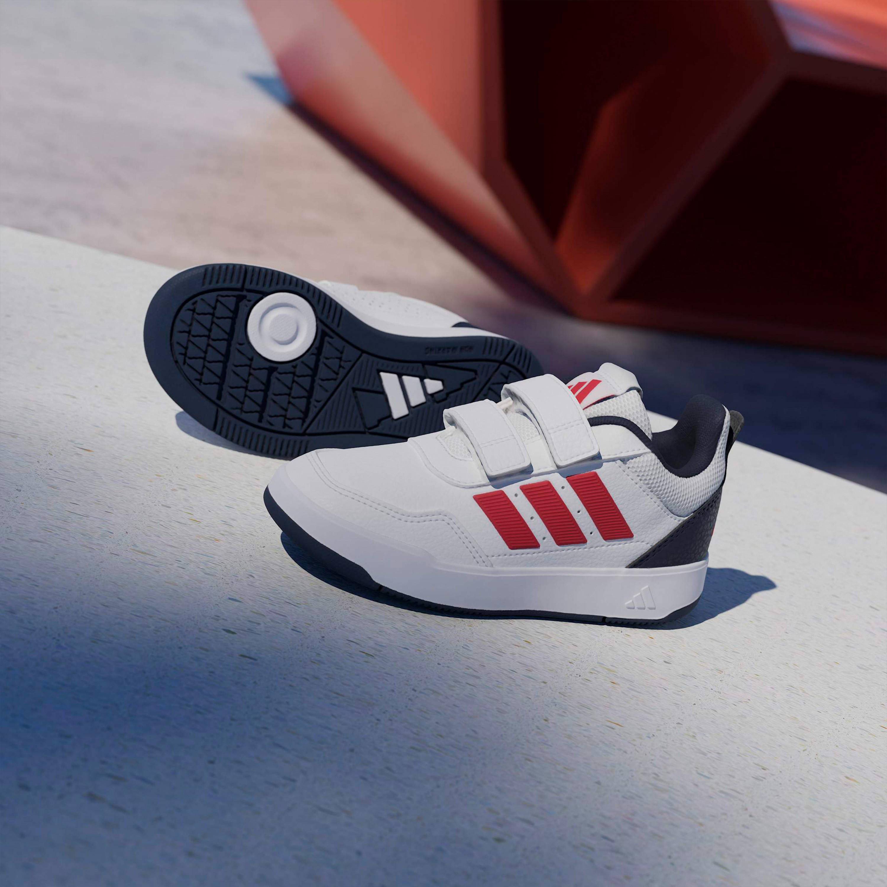 حذاء رياضي بشريط إغلاق لاصق للأطفال من أديداس-sports-boys-shoes-image-9