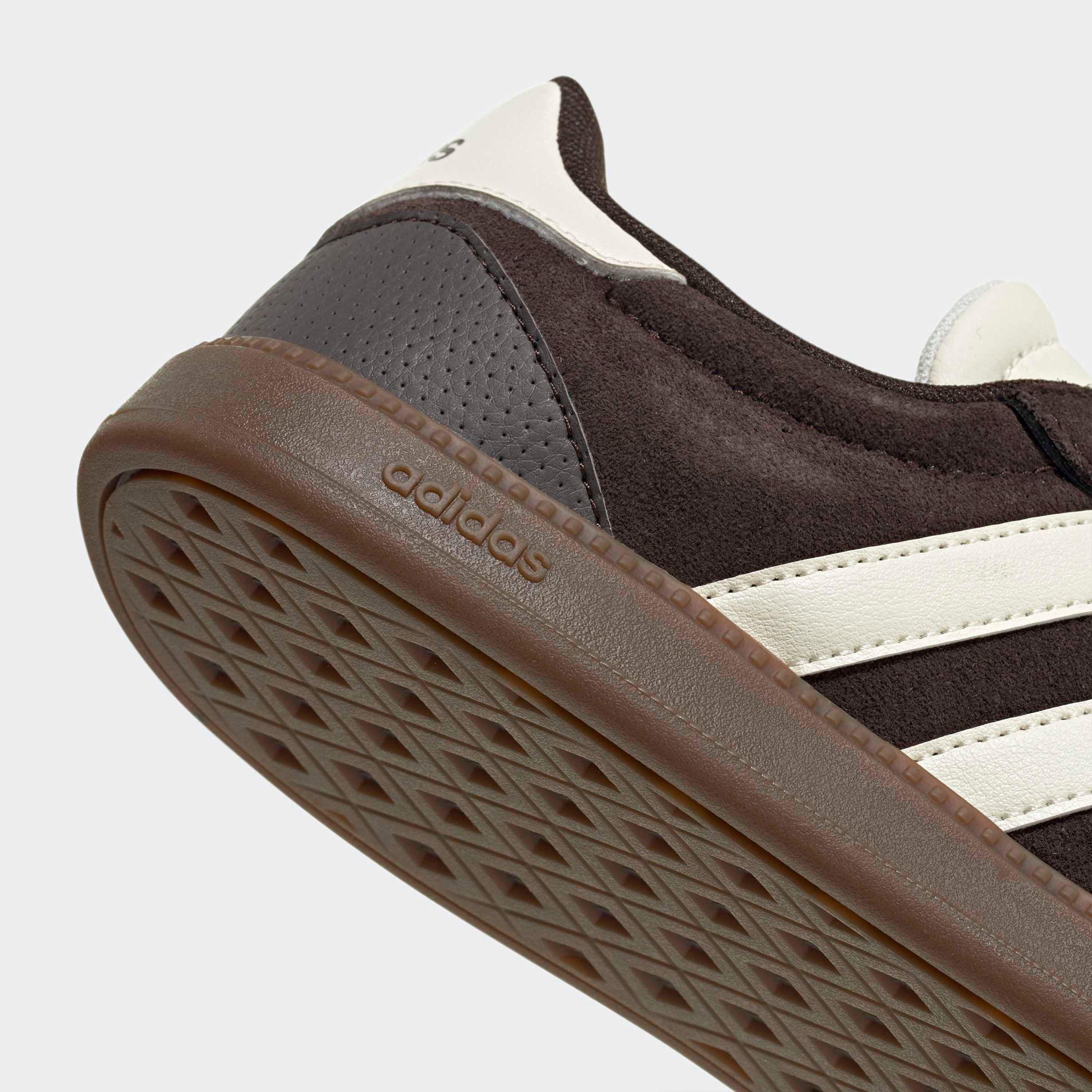 حذاء سنيكرز جلد بطول الكاحل بريكنت سليك للنساء من أديداس-women-shoes-sneakers-image-5