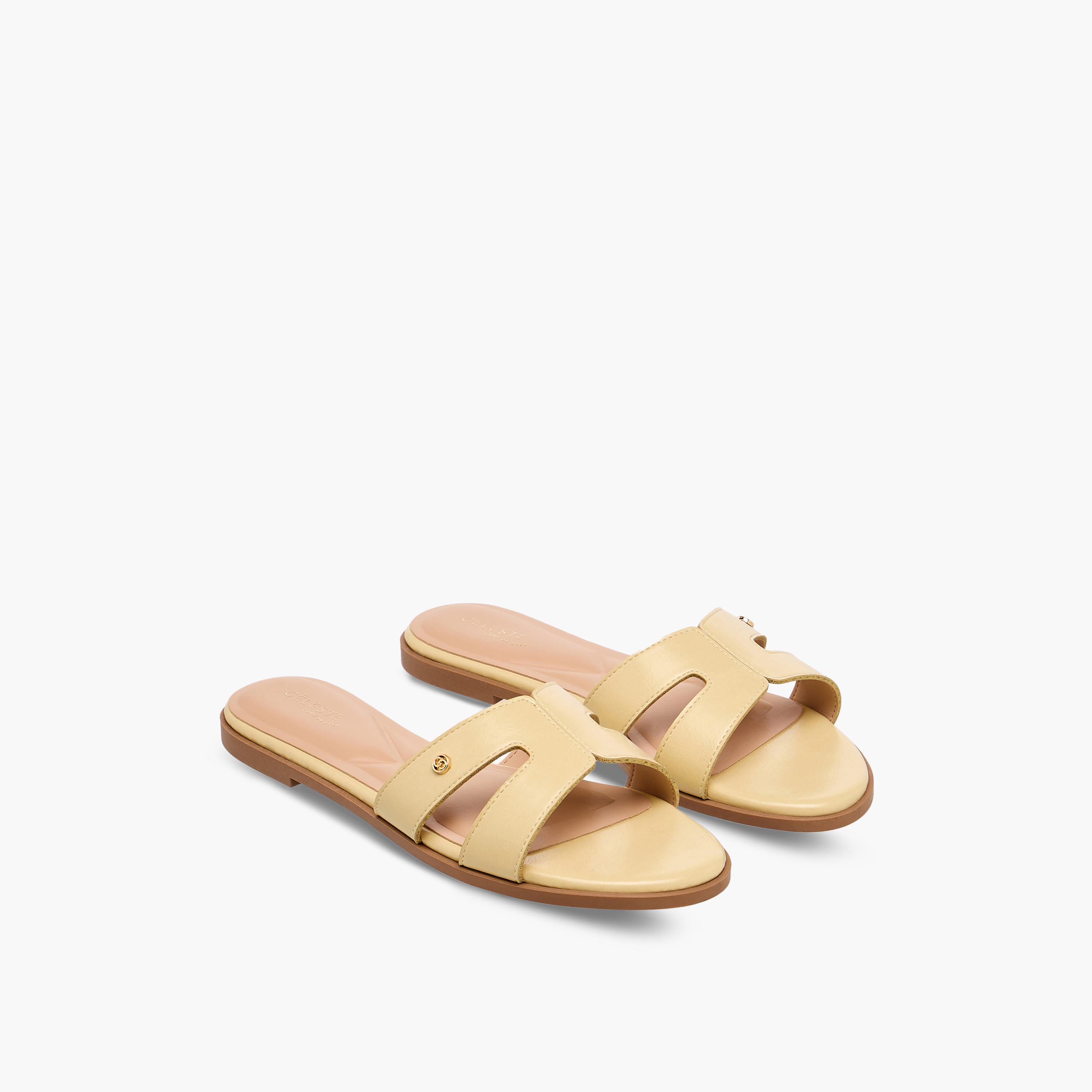 صندل مسطح بتصاميم مفرغة للنساء من سيليست-women-shoes-flats-sandals-image-1