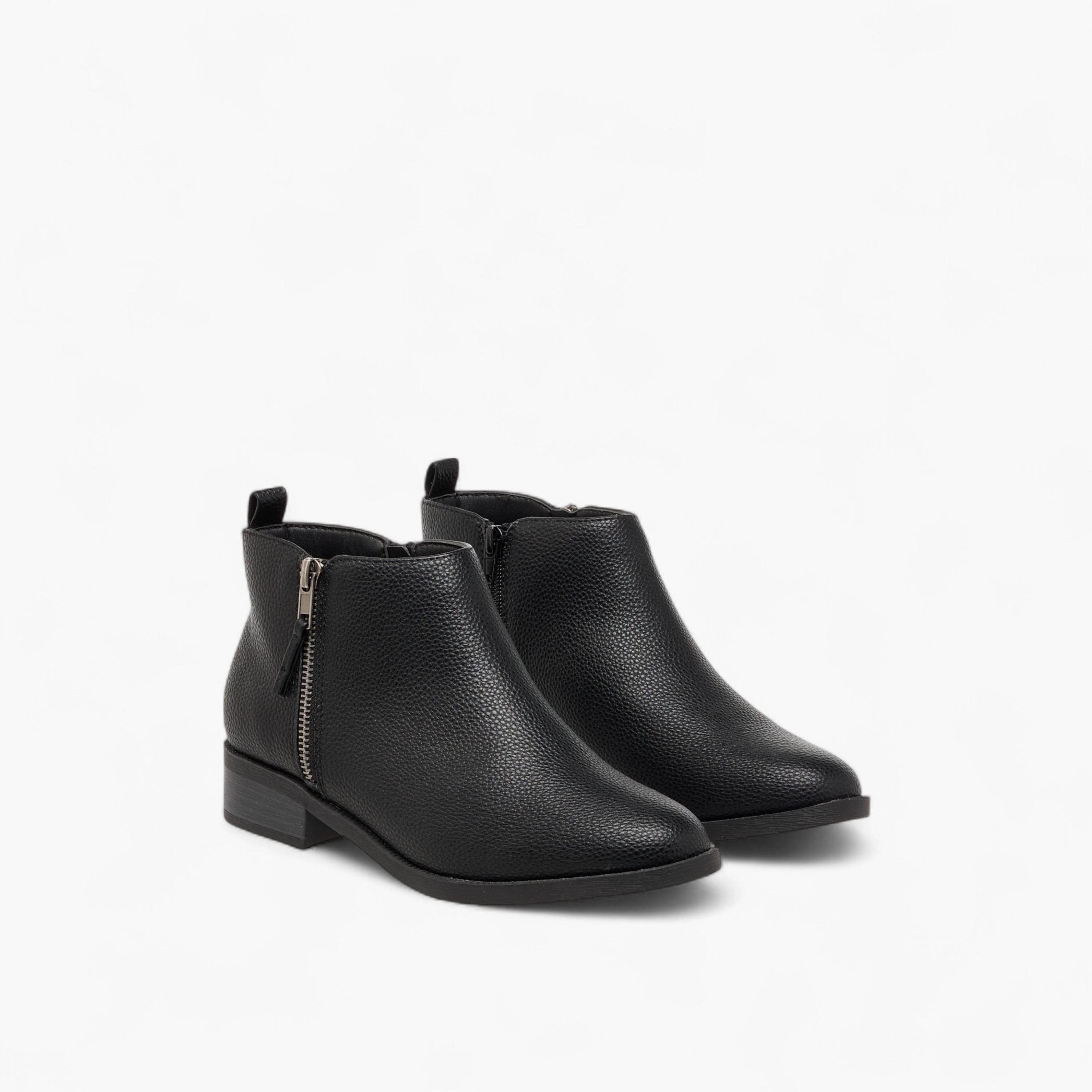 بوت كاحل سادة بسحاب إغلاق من فلورا بيلا-women-shoes-boots-image-1