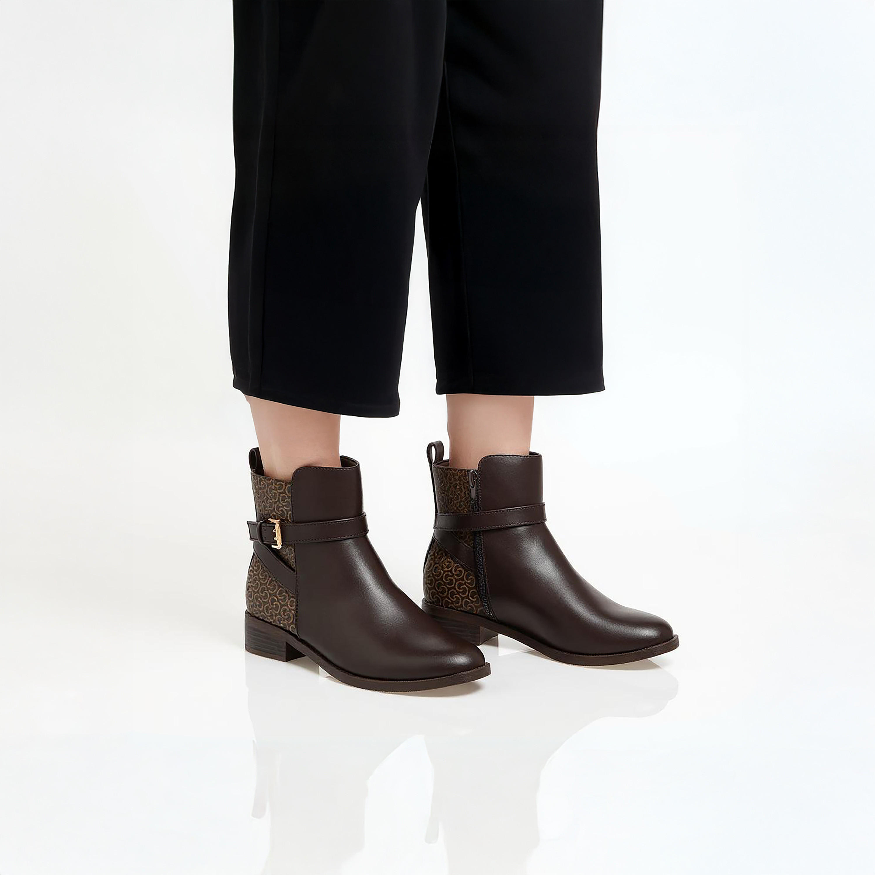 بوت بطول الكاحل بكعب سميك وسحاب إغلاق وطبعات مونوجرام للنساء من سيليست-women-shoes-boots-image-2