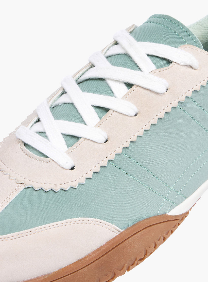حذاء برباط إغلاق وألواح من فلورا بيلا-women-shoes-sneakers-image-4
