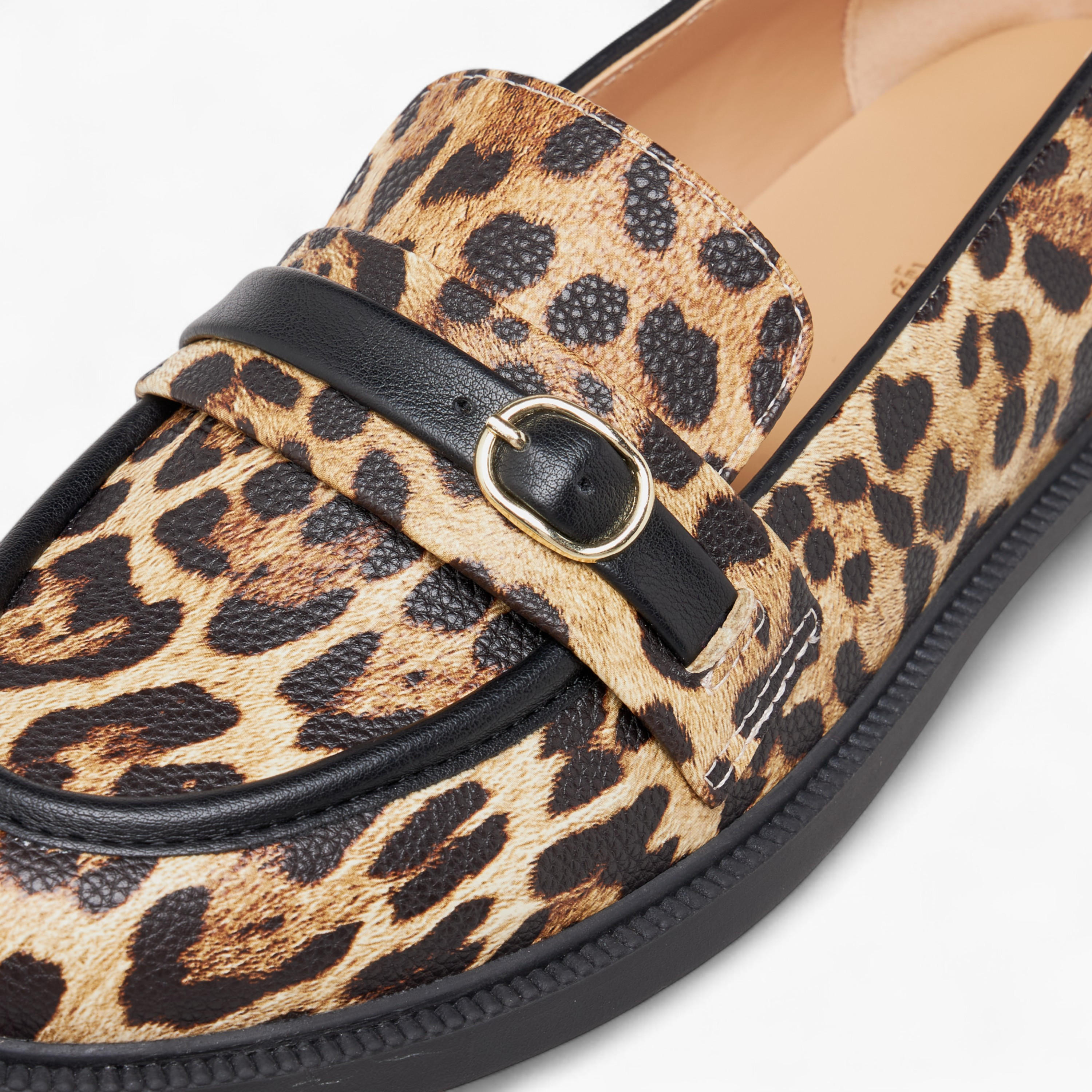 حذاء سهل الارتداء بطبعات جلد حيوان من بابريكا-women-shoes-loafersandmoccasins-image-4