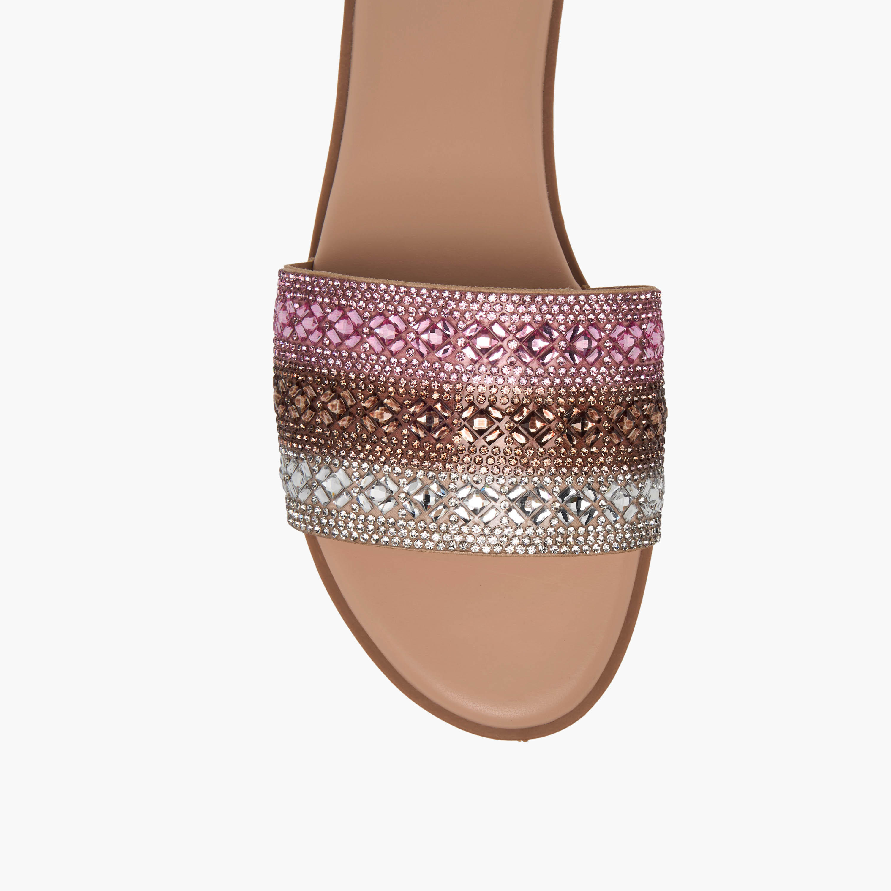 صندل سهل الارتداء مزين للنساء من سيليست-women-shoes-flats-sandals-image-4