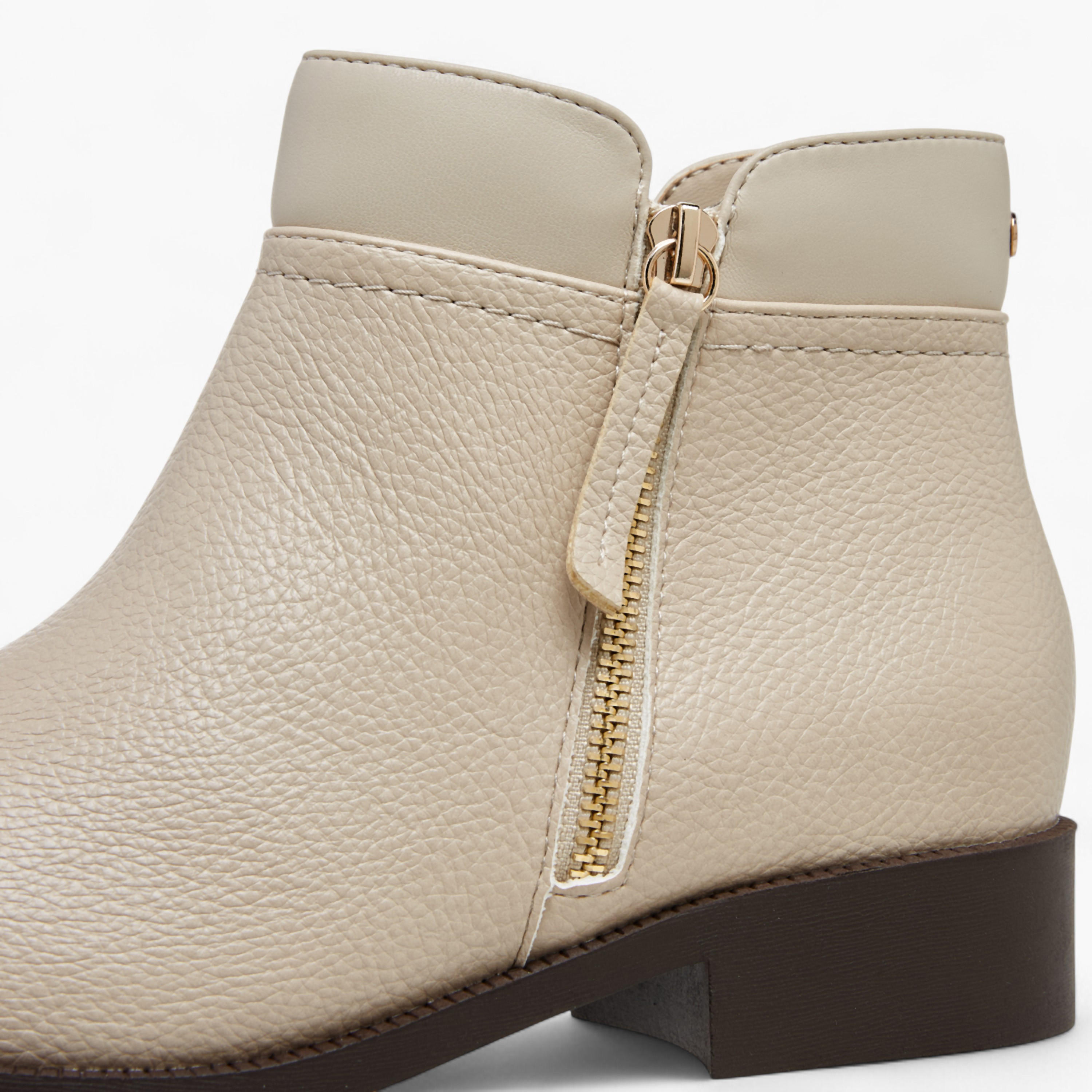 بوت بطول الكاحل سادة بسحاب إغلاق من فلورا بيلا-women-shoes-boots-image-6