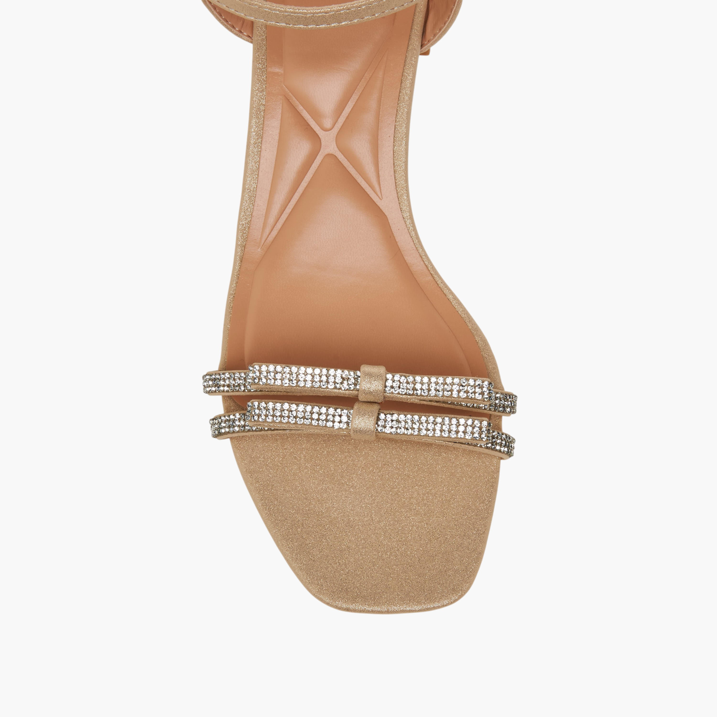 صندل مزين بكعب سميك للنساء من سيليست-women-shoes-sandals-heeled-image-4