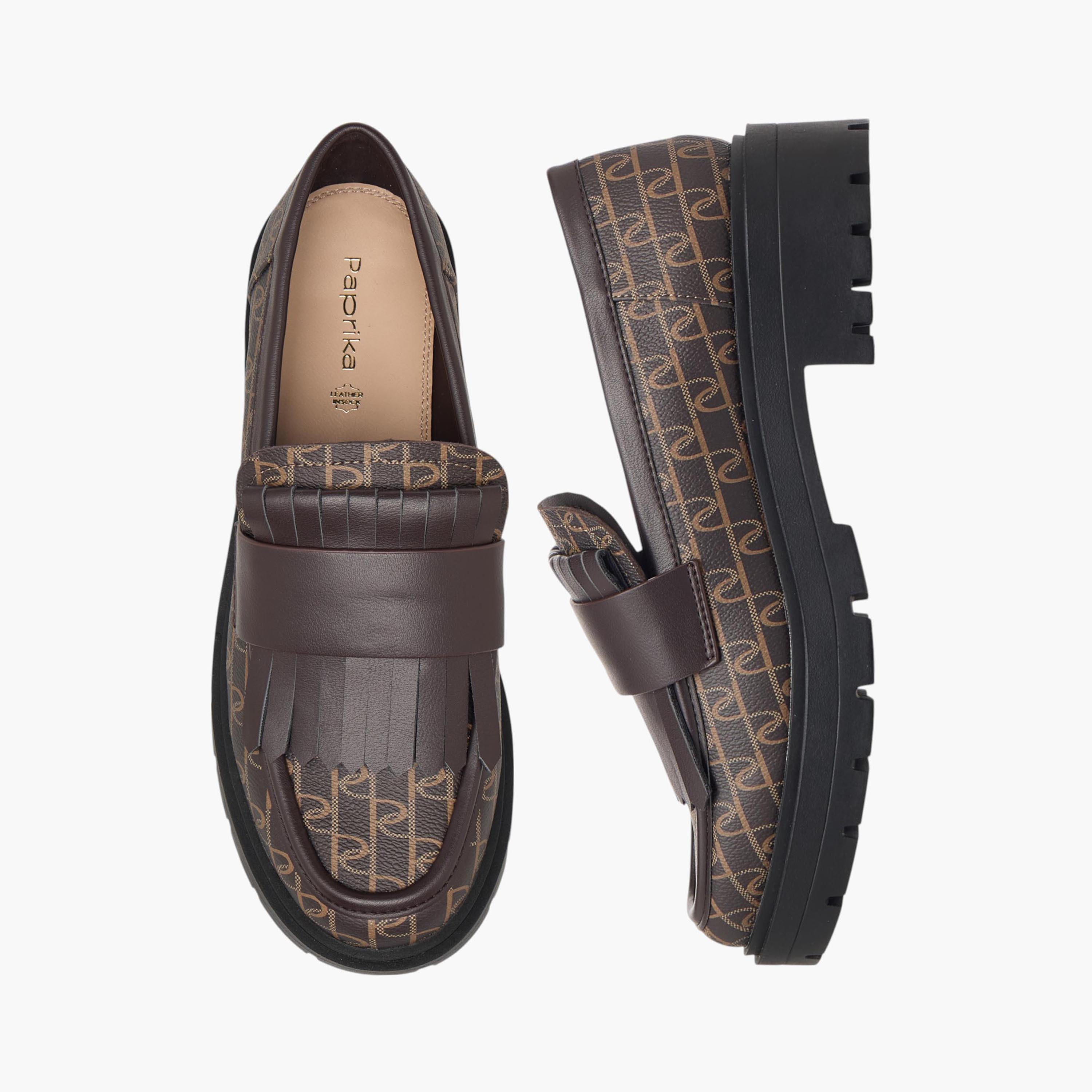 حذاء سهل الارتداء بتفاصيل شراشيب وطبعات مونوجرام من بابريكا-women-shoes-heels-image-1