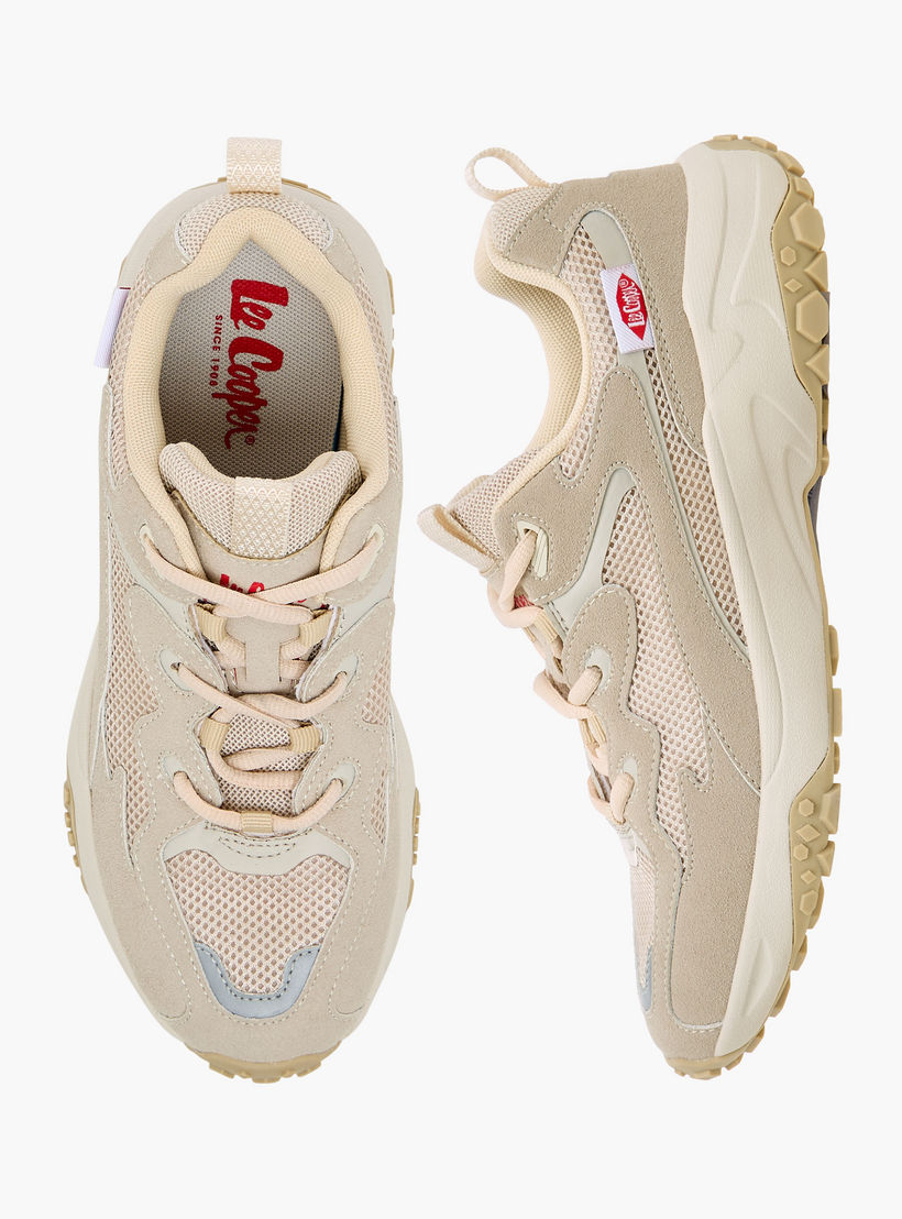 حذاء سنيكرز بطول الكاحل ورباط وألواح للنساء من لي كوبر-women-shoes-sneakers-image-1