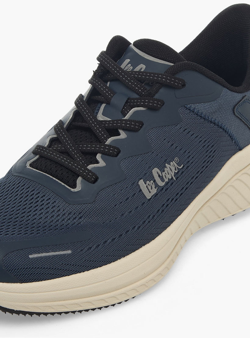 حذاء سنيكرز برباط إغلاق وملمس بارز للرجال من لي كوبر-men-shoes-sneakers-image-4