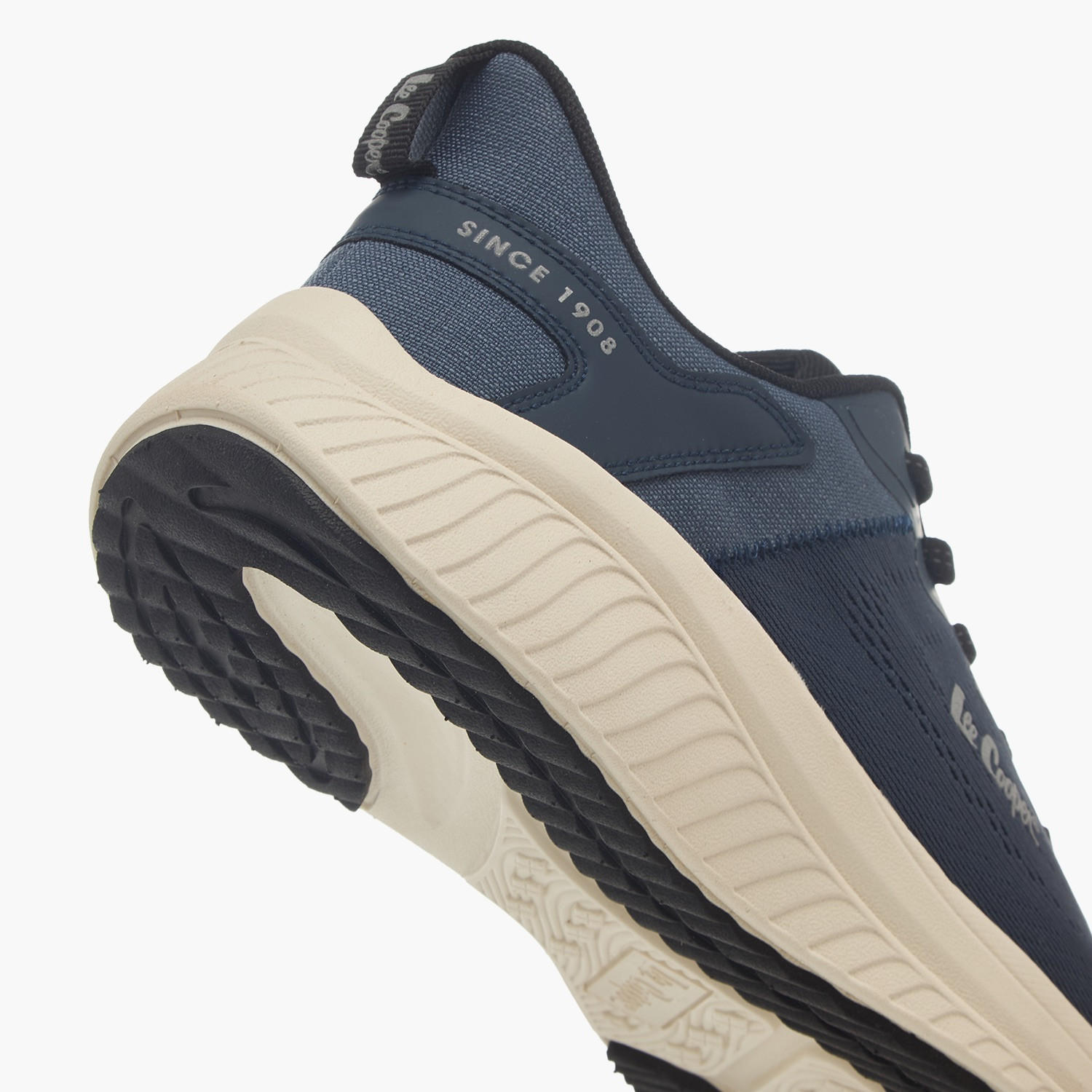 حذاء سنيكرز برباط إغلاق وملمس بارز للرجال من لي كوبر-men-shoes-sneakers-image-5