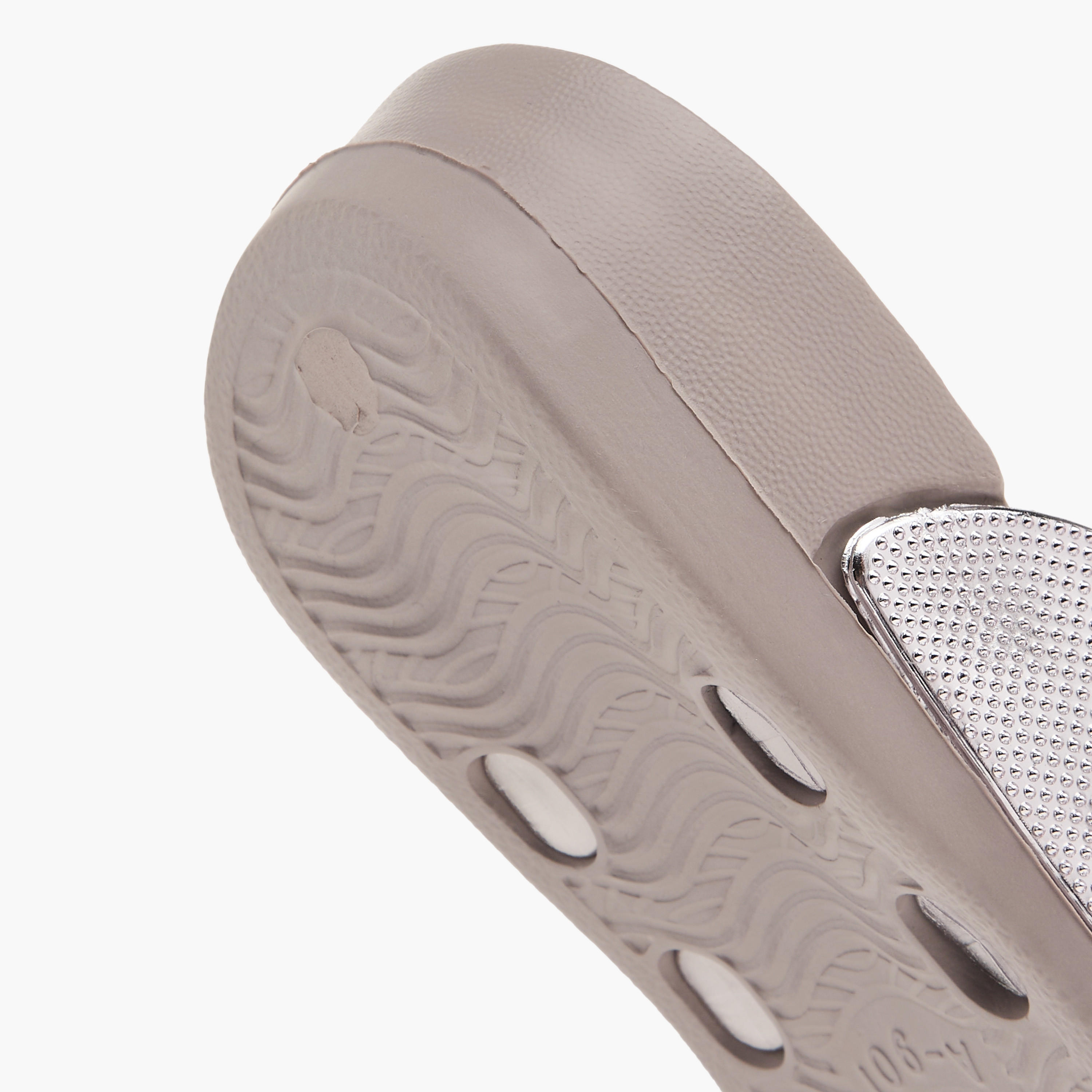 شبشب سهل الارتداء للنساء من سيليست-women-shoes-flipflopsandslides-image-4