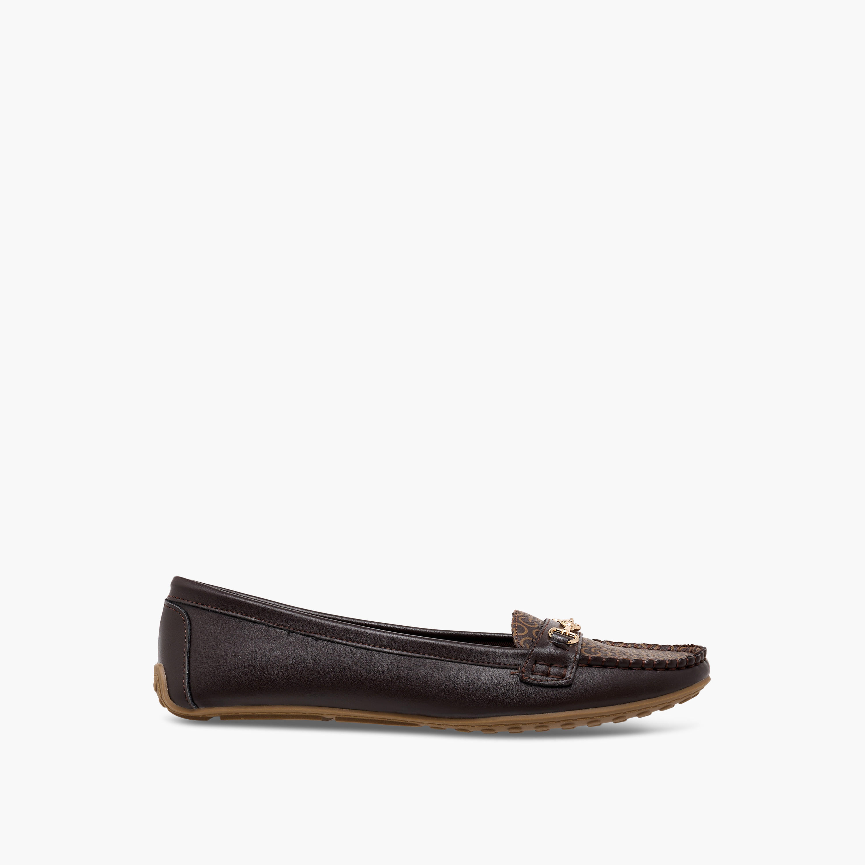 حذاء سهل الارتداء بطبعات مونوجرام للنساء من سيليست-women-shoes-loafersandmoccasins-image-3