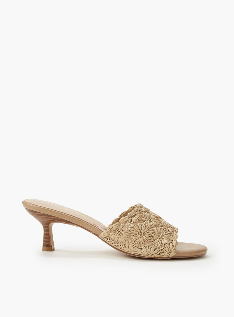 صندل نسائي بكعب كيتن وتصميم ورد من سيليست-women-shoes-sandals-heeled-image-3