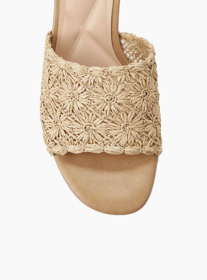 صندل نسائي بكعب كيتن وتصميم ورد من سيليست-women-shoes-sandals-heeled-image-4