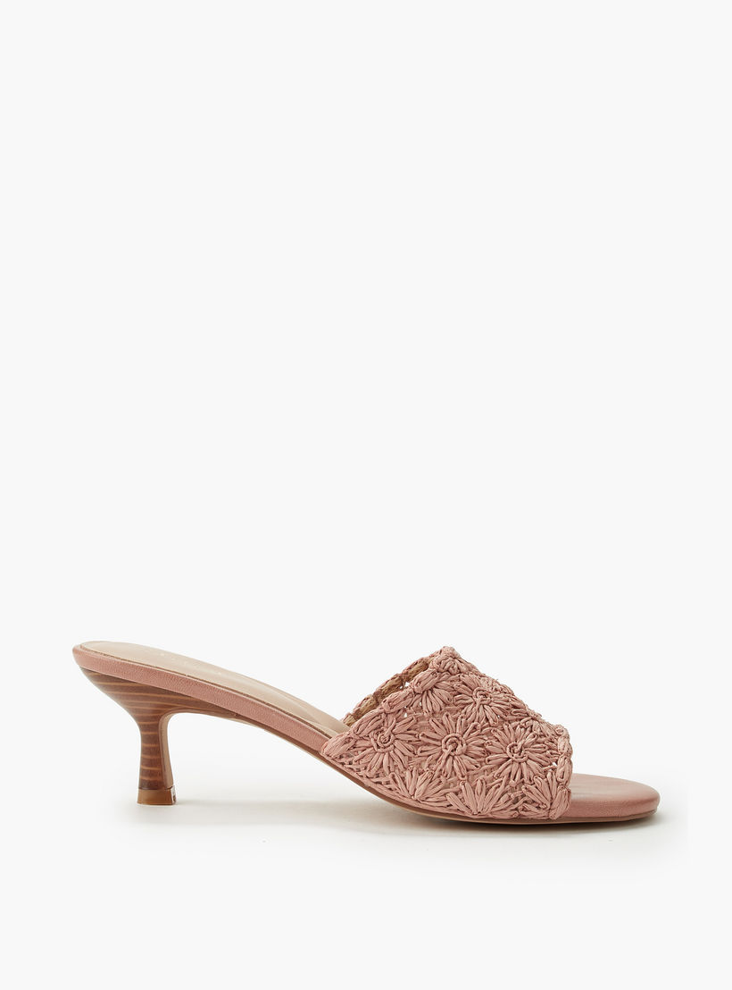 صندل نسائي بكعب كيتن وتصميم ورد من سيليست-women-shoes-sandals-heeled-image-3