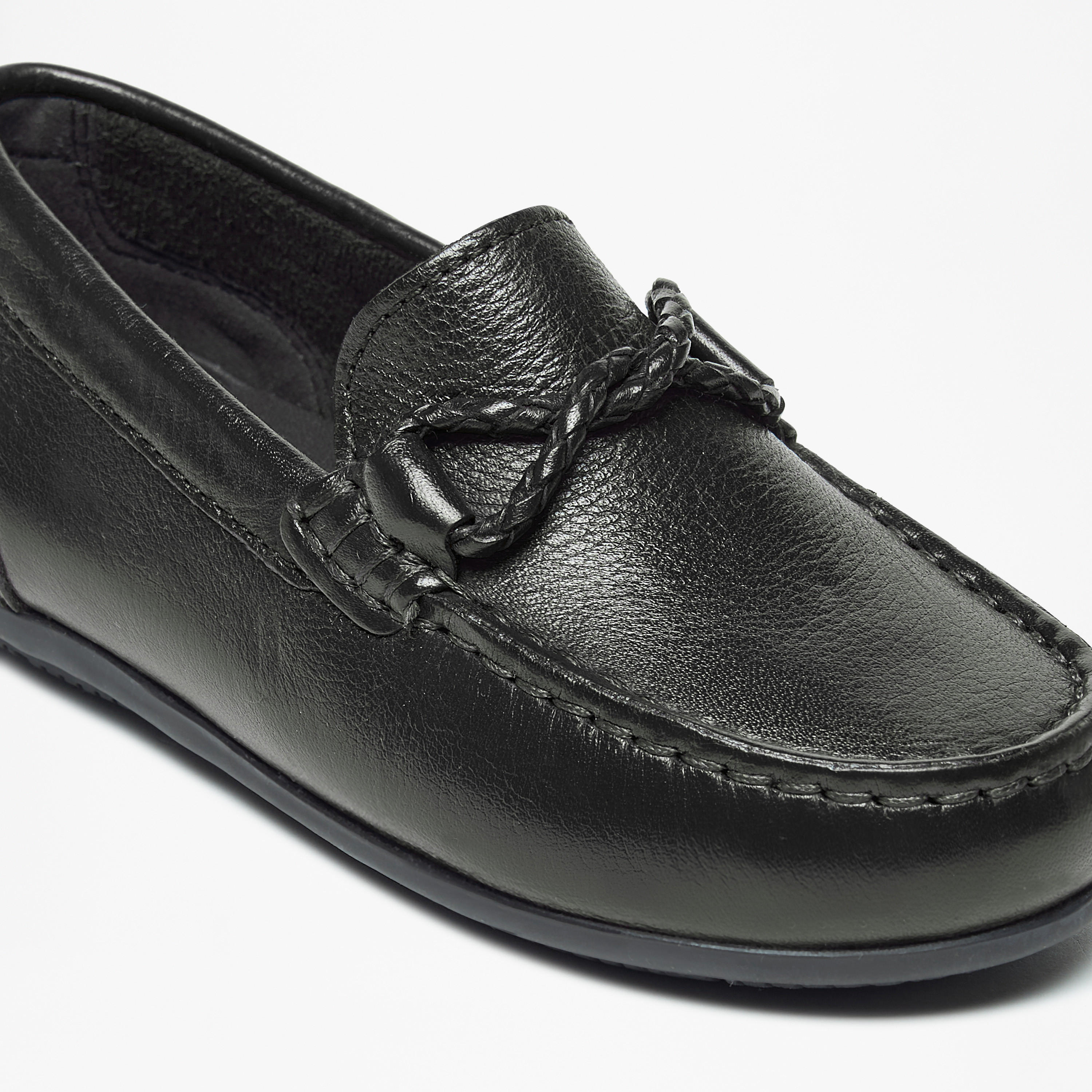 حذاء موكاسين بارز الملمس سادة سهل الارتداء من مستر دوتشيني-boys-shoes-loafers-image-5