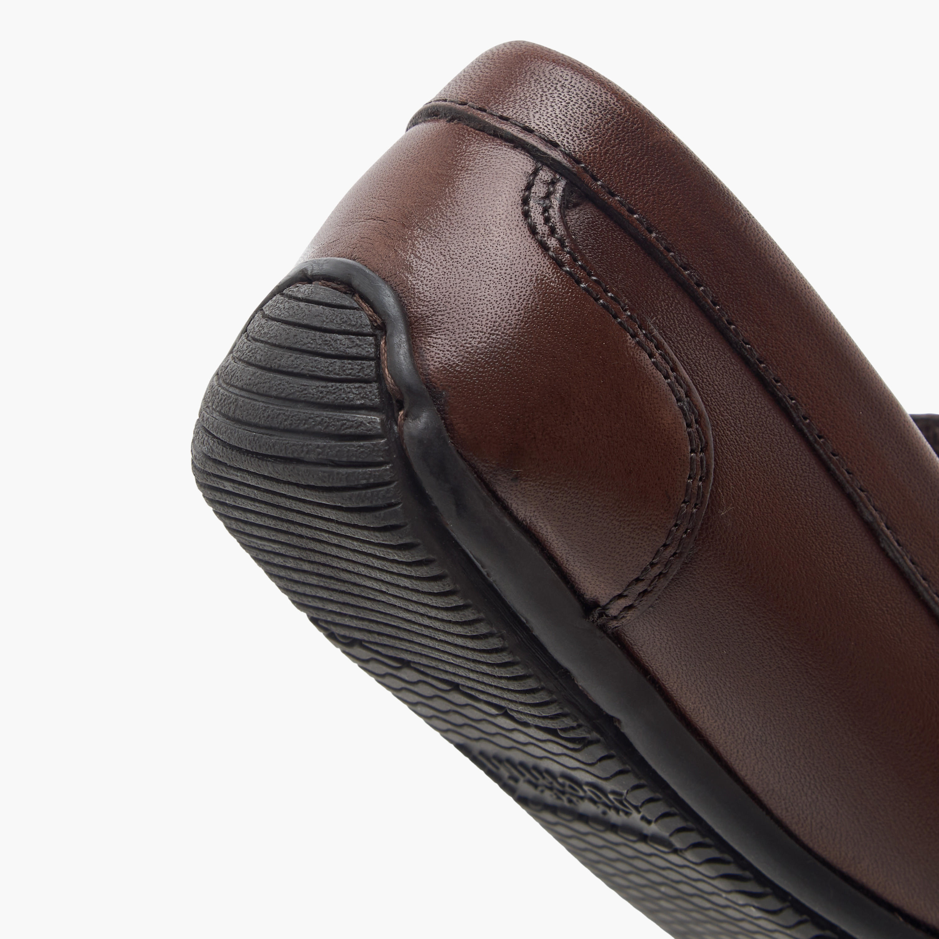 حذاء موكاسين سهل الارتداء وبارز الملمس من مستر دوتشيني-boys-shoes-loafers-image-5