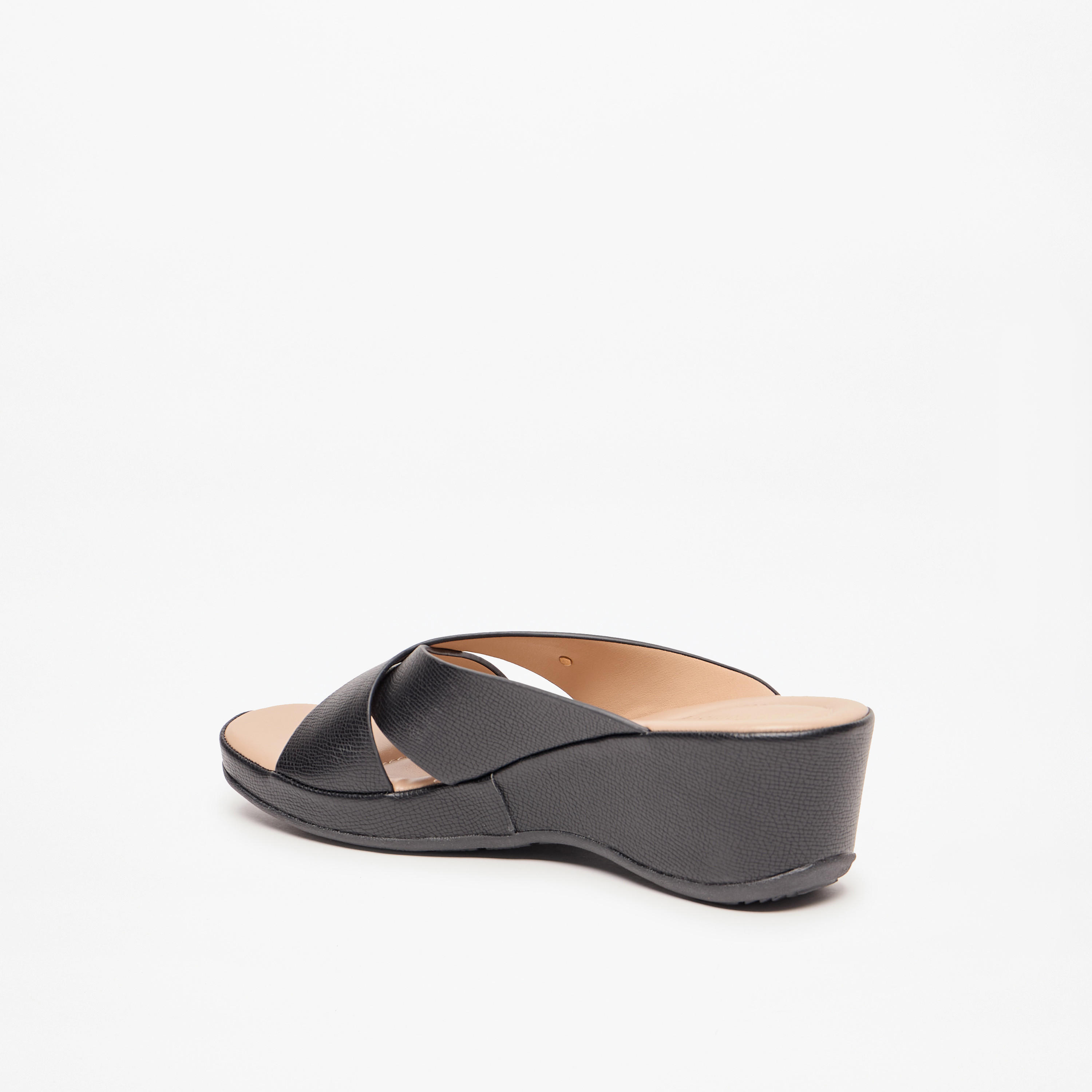 صندل سادة سهل الارتداء بحزام متقاطع وكعب ويدج من لو كونفورت-women-shoes-sandals-heeled-image-2